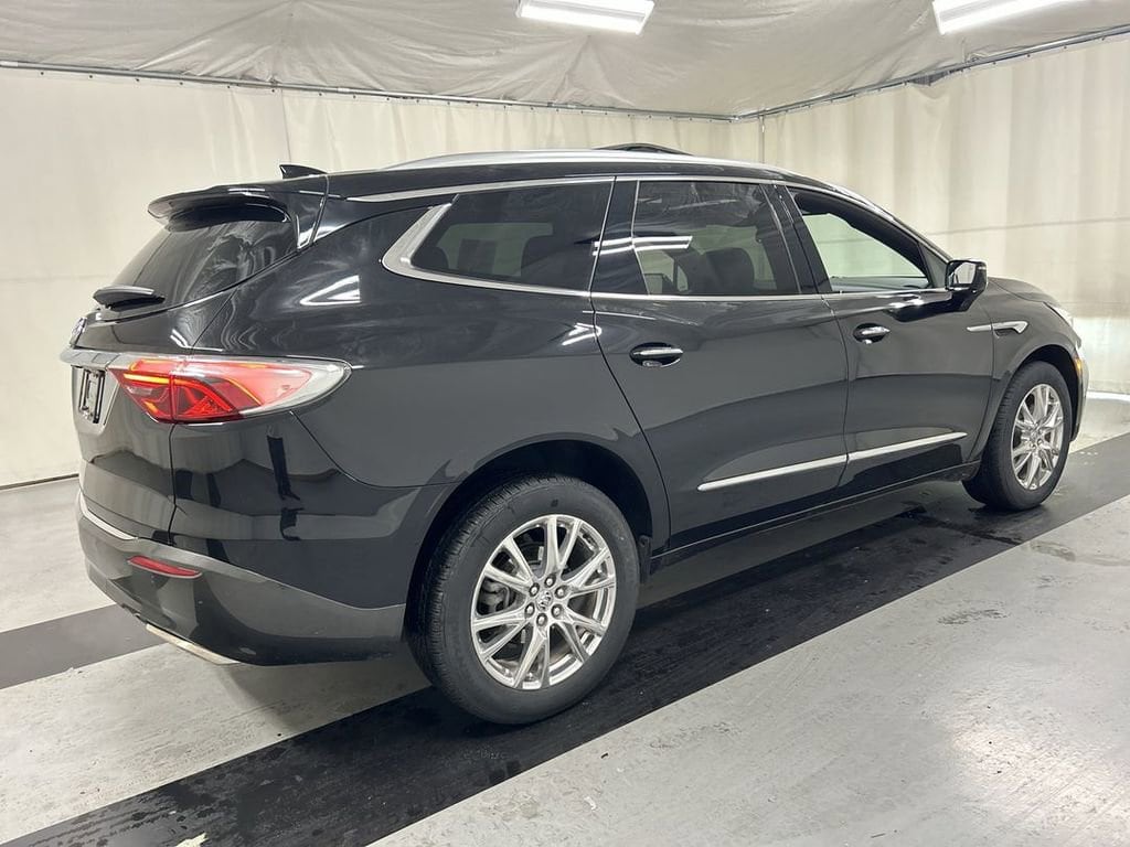 buick enclave 2023 5GAEVAKW8PJ143606 image buick enclave 2023 5GAEVAKW8PJ143606 image