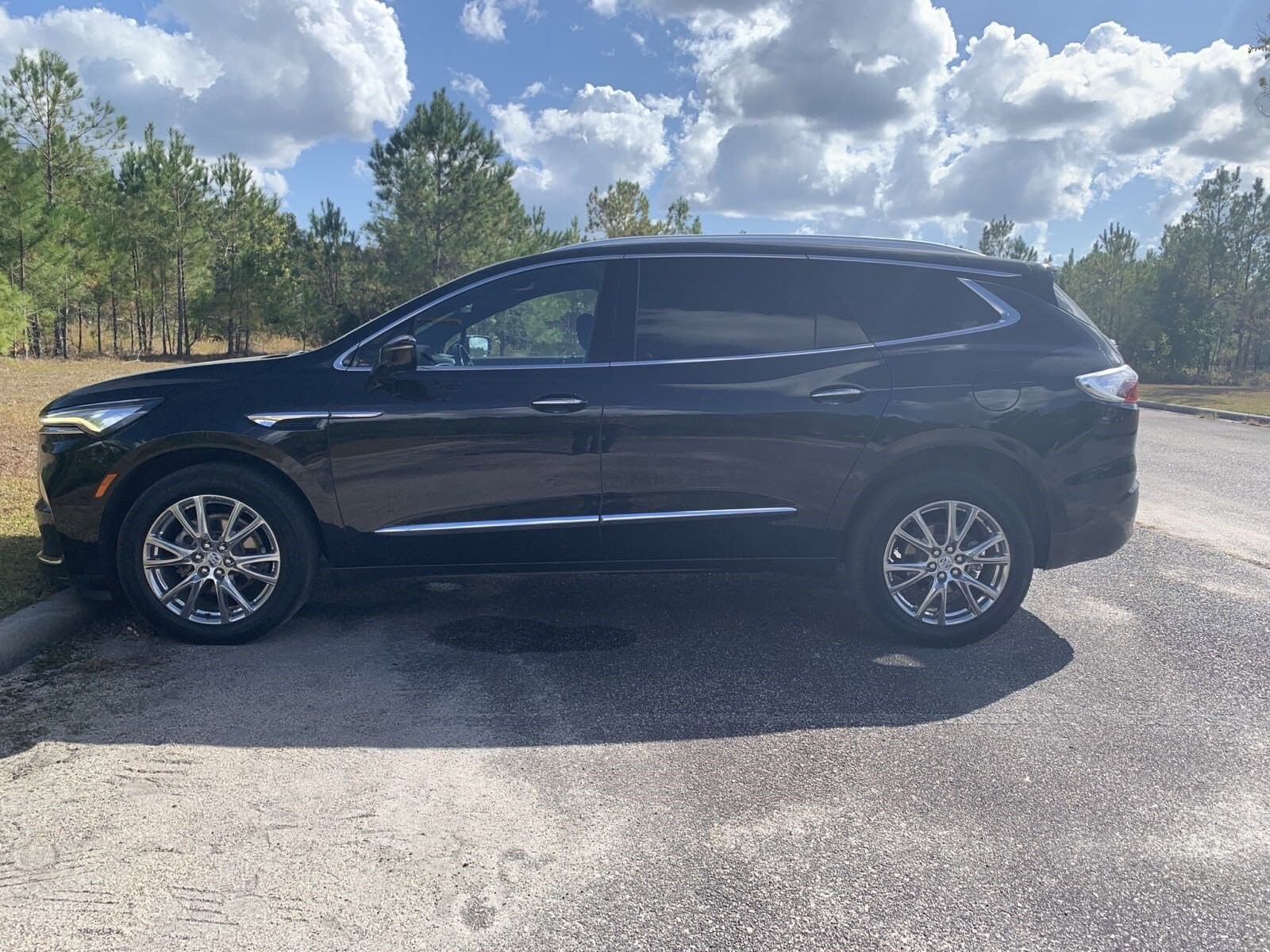 buick enclave 2023 5GAEVBKWXPJ127591 image buick enclave 2023 5GAEVBKWXPJ127591 image