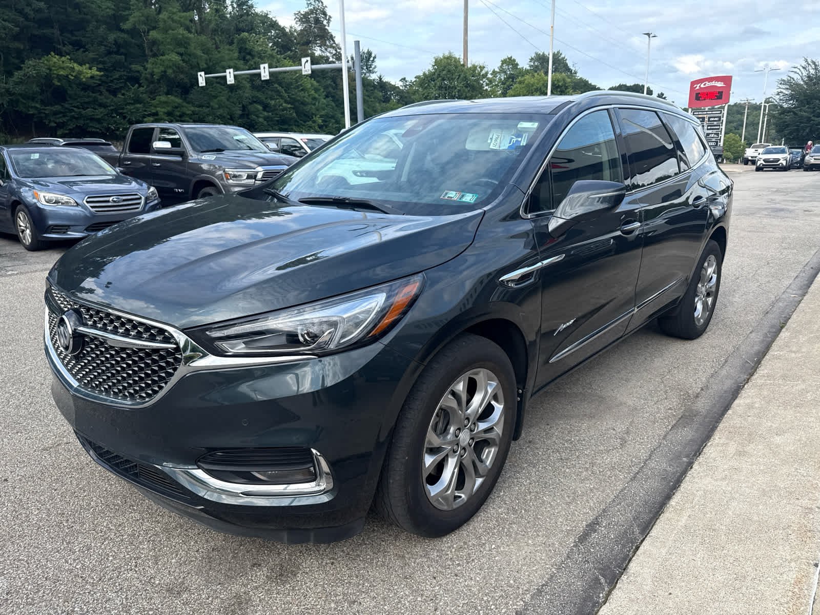 buick enclave 2019 5GAEVCKW6KJ198768 image buick enclave 2019 5GAEVCKW6KJ198768 image