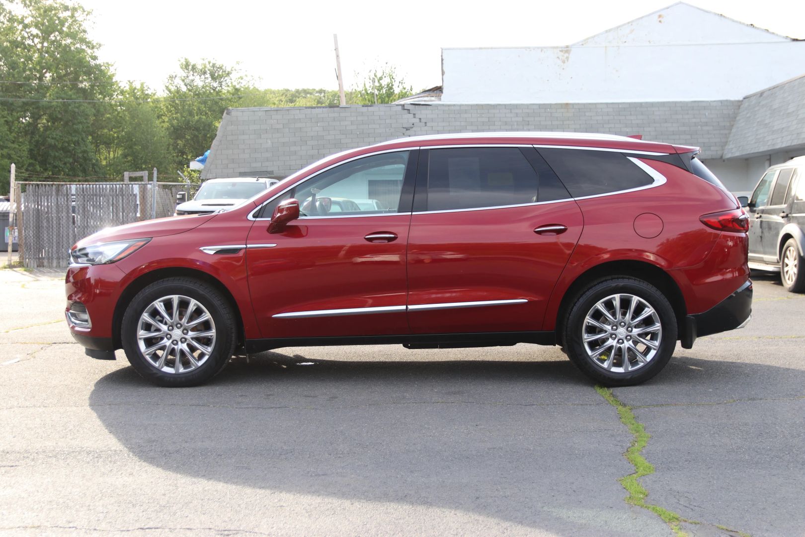 buick enclave 2018 5GAEVAKW8JJ242546 image buick enclave 2018 5GAEVAKW8JJ242546 image