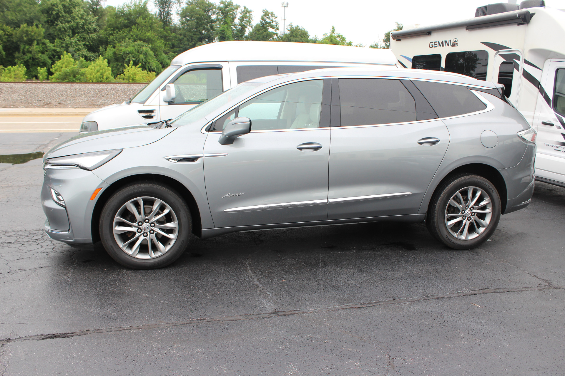buick enclave 2024 5GAEVCKW7RJ121191 image buick enclave 2024 5GAEVCKW7RJ121191 image