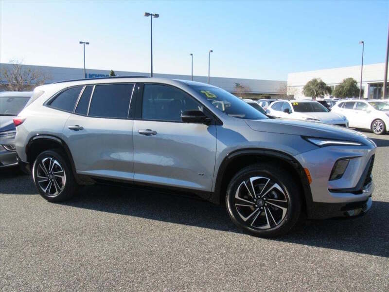 buick enclave 2025 5GAEVBRS1SJ241426 image buick enclave 2025 5GAEVBRS1SJ241426 image