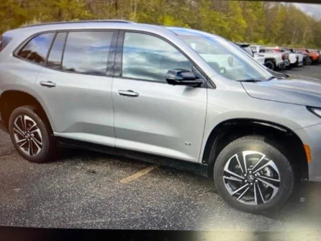 buick enclave 2025 5GAEVBRSXSJ302482 image buick enclave 2025 5GAEVBRSXSJ302482 image