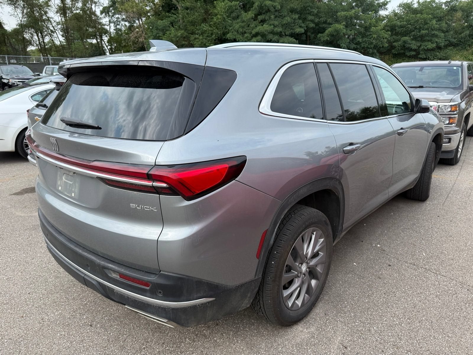 buick enclave 2025 5GAEVARS2SJ265339 image buick enclave 2025 5GAEVARS2SJ265339 image