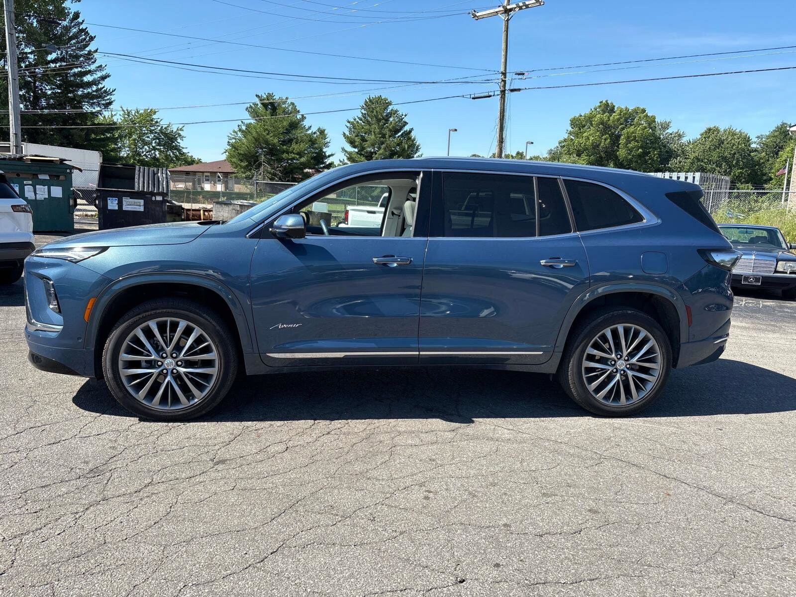 buick enclave 2025 5GAEVCKS9SJ100121 image buick enclave 2025 5GAEVCKS9SJ100121 image