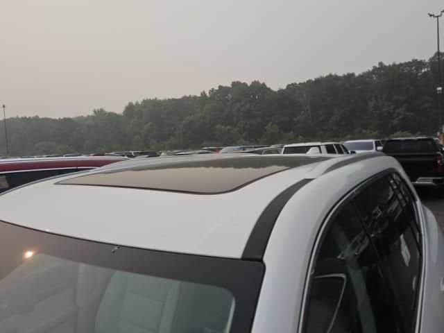 buick enclave 2025 5GAEVCKS8SJ100045 image buick enclave 2025 5GAEVCKS8SJ100045 image