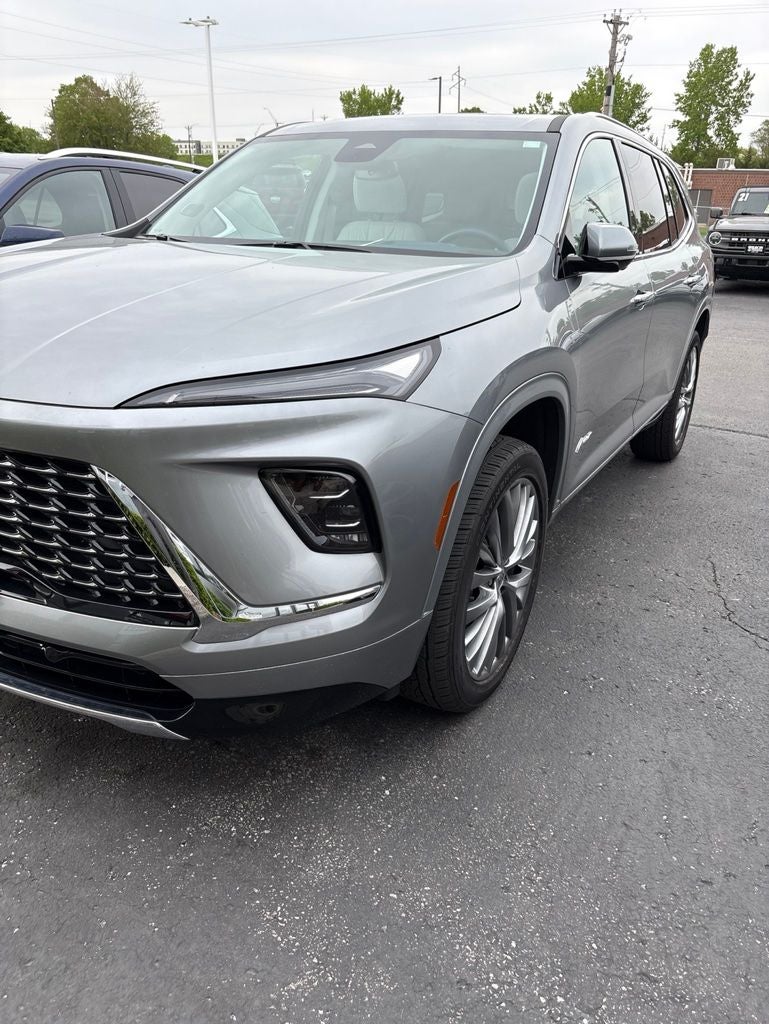 buick enclave 2025 5GAEVCRS0SJ113930 image buick enclave 2025 5GAEVCRS0SJ113930 image