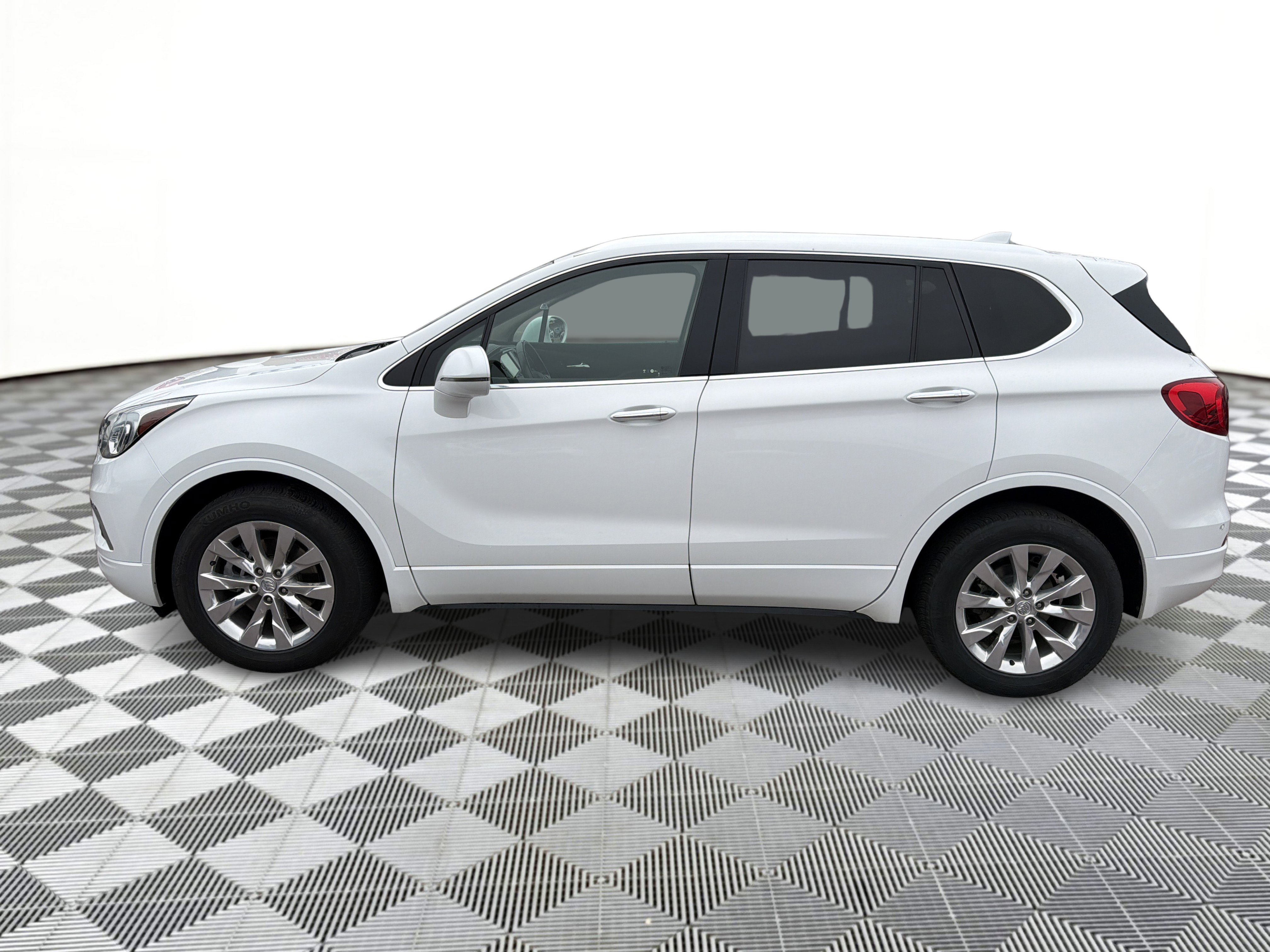 buick envision 2018 LRBFX2SA5JD001709 image buick envision 2018 LRBFX2SA5JD001709 image