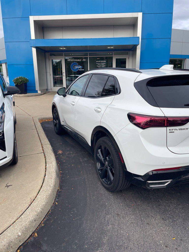 buick envision 2024 LRBFZPE41RD014756 image buick envision 2024 LRBFZPE41RD014756 image