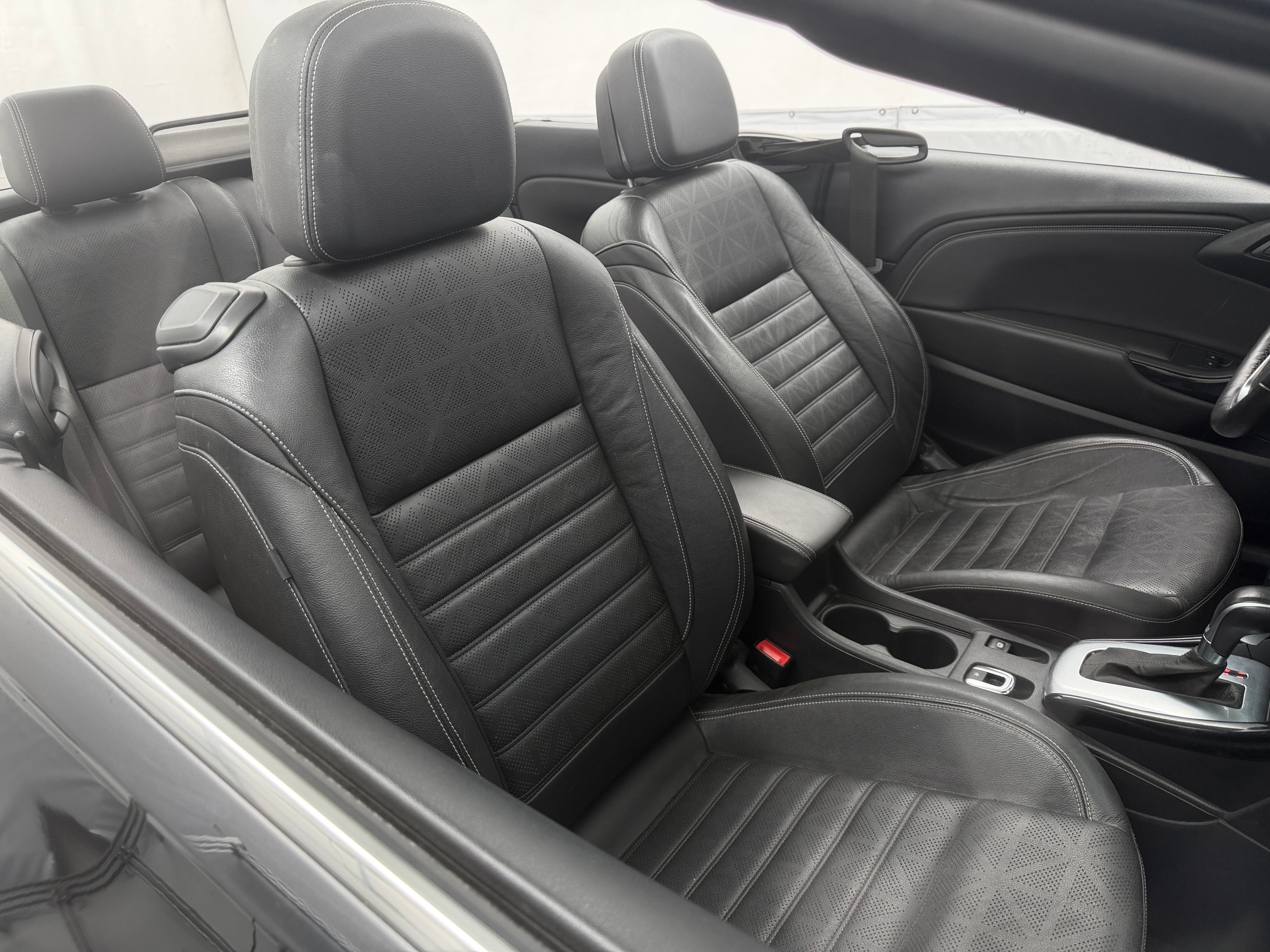 buick cascada 2016 W04WT3N57GG044239 image buick cascada 2016 W04WT3N57GG044239 image