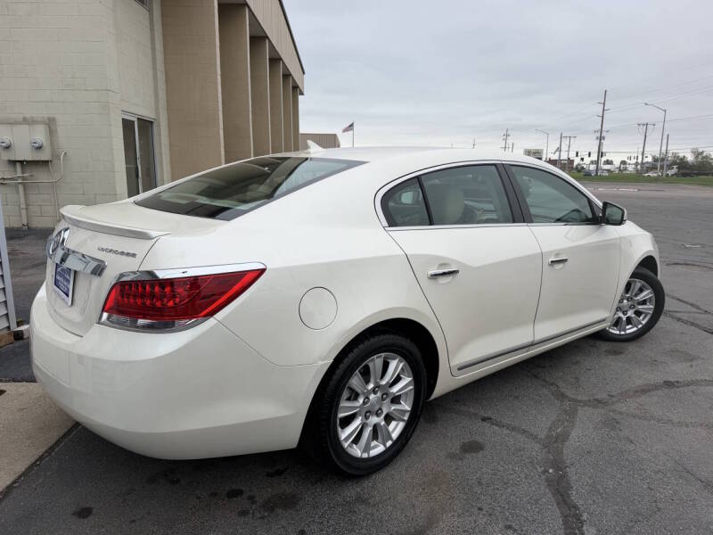 buick lacrosse 2012 1G4GC5ER5CF358685 image