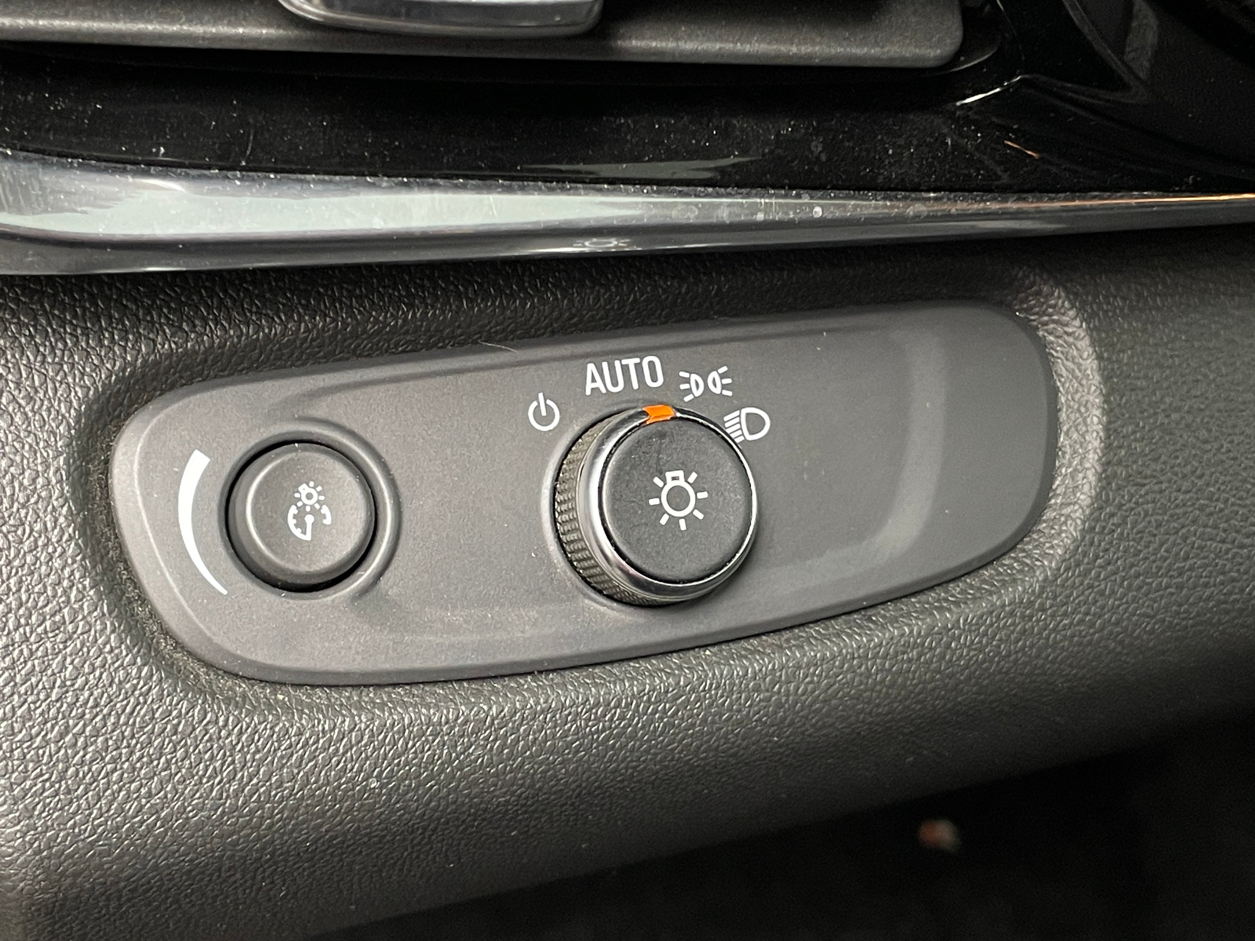 buick envista 2024 KL47LBE25RB020364 image buick envista 2024 KL47LBE25RB020364 image