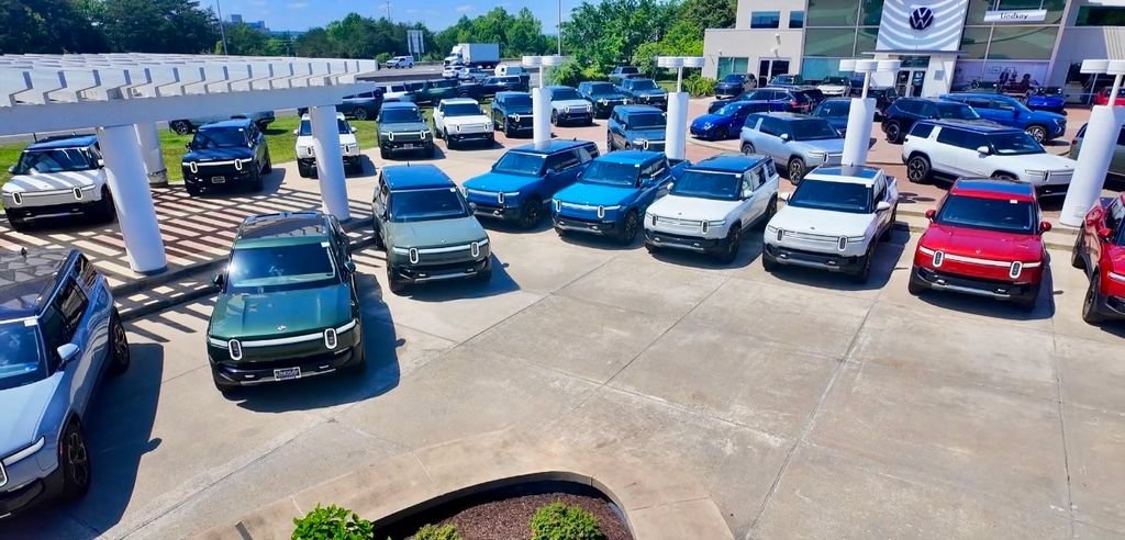 rivian r1t 2022 7FCTGAAL4NN010011 image rivian r1t 2022 7FCTGAAL4NN010011 image