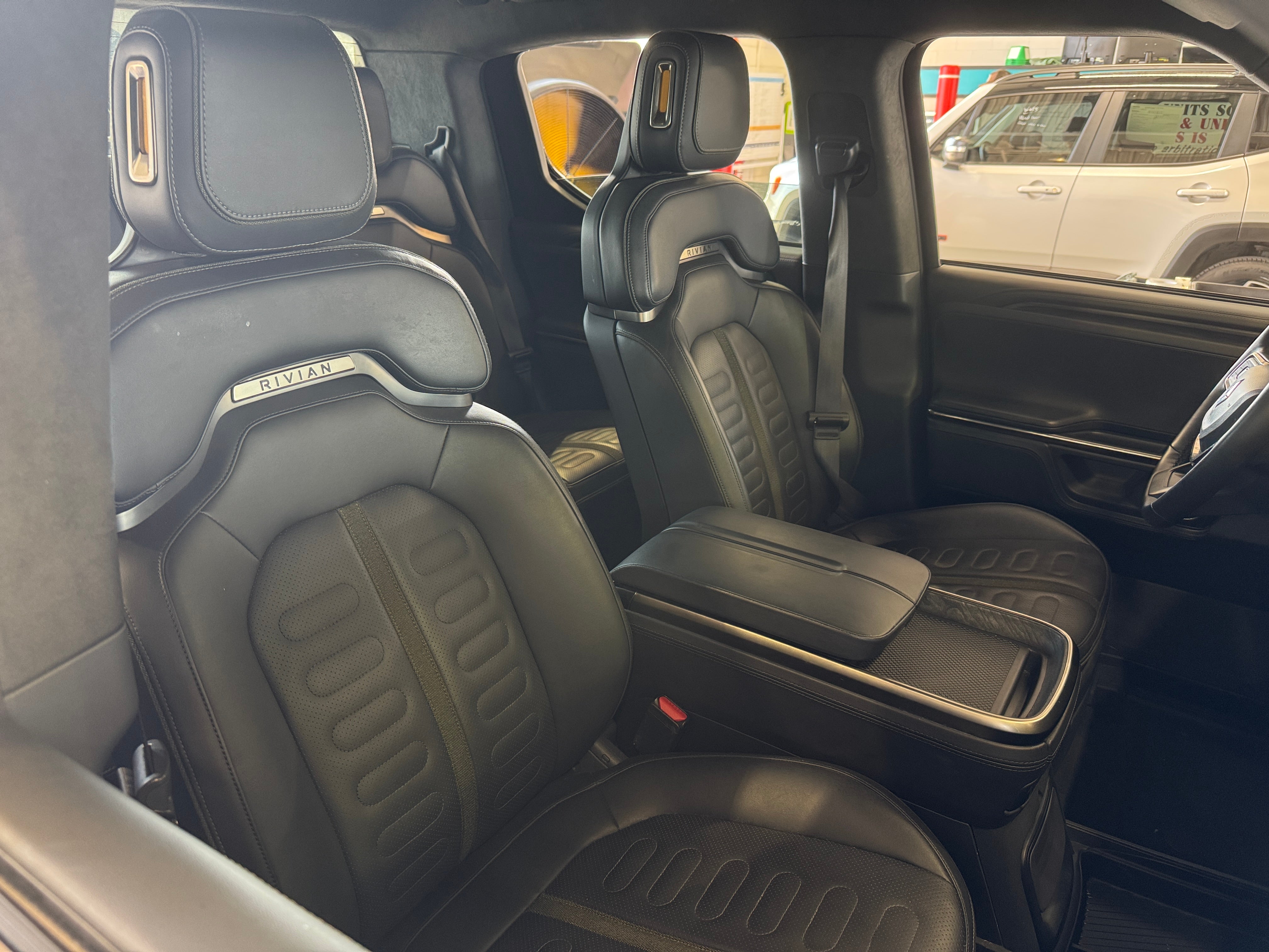 rivian r1t 2022 7FCTGAAL9NN001935 image rivian r1t 2022 7FCTGAAL9NN001935 image