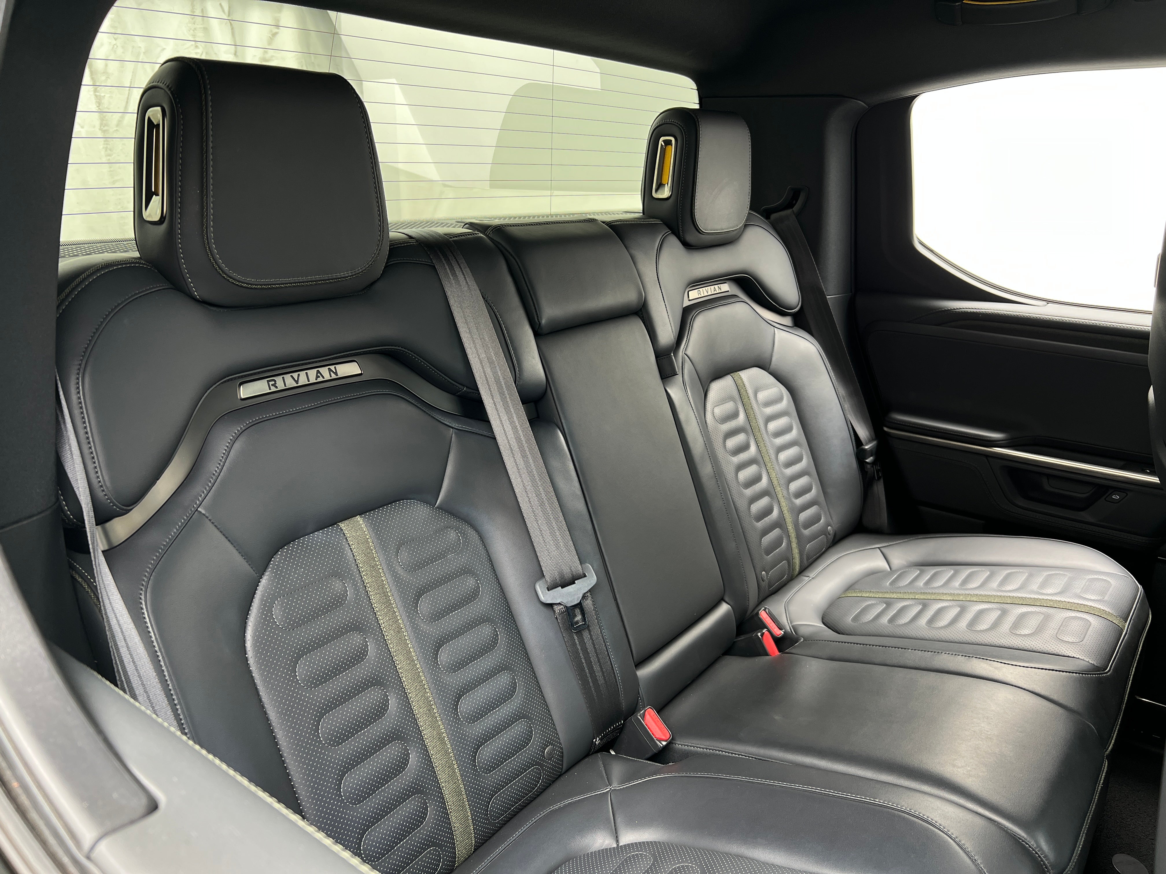 rivian r1t 2025 7FCTGBAA0SN036170 image rivian r1t 2025 7FCTGBAA0SN036170 image
