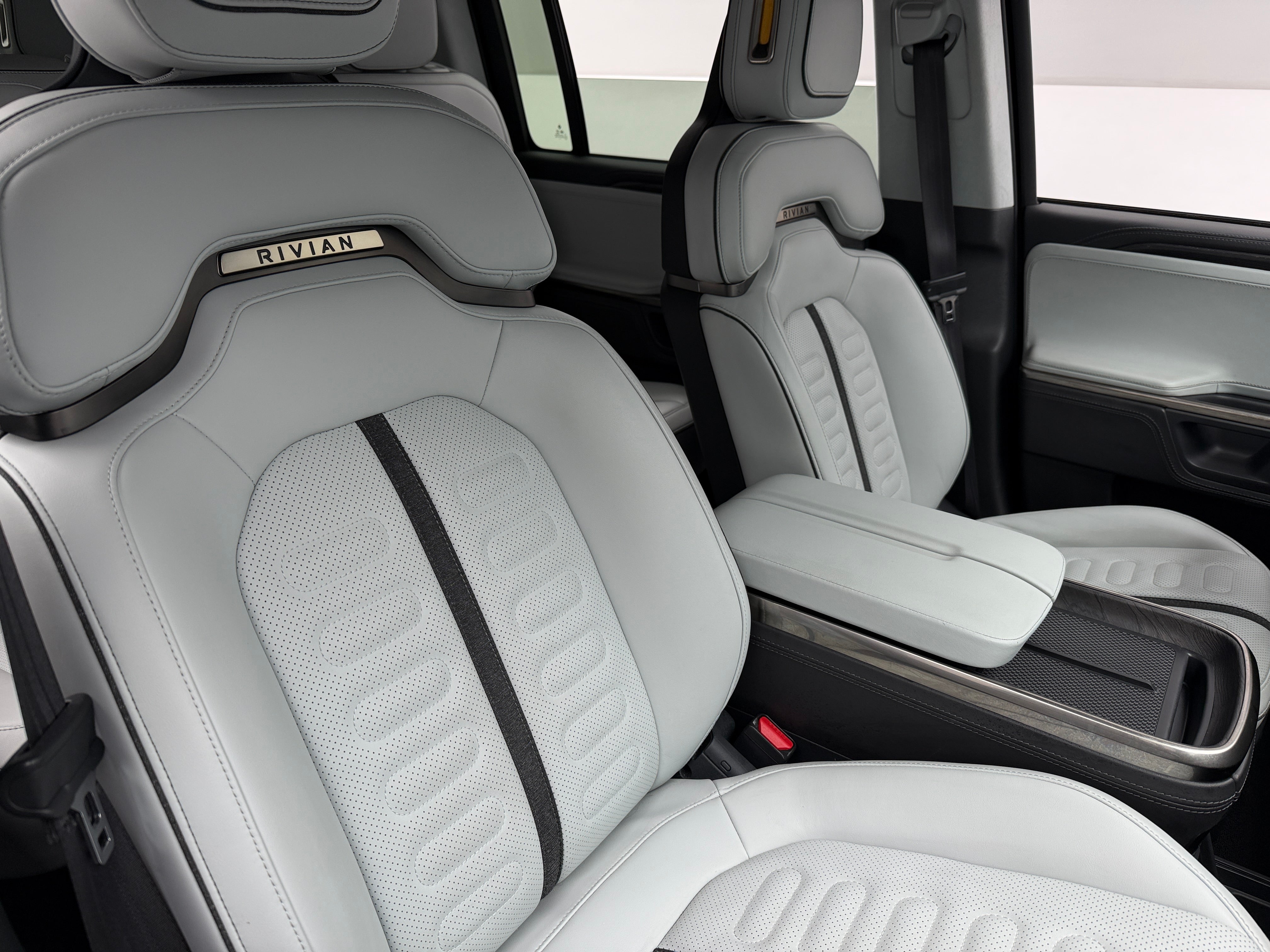 rivian r1s 2023 7PDSGABL3PN009623 image rivian r1s 2023 7PDSGABL3PN009623 image