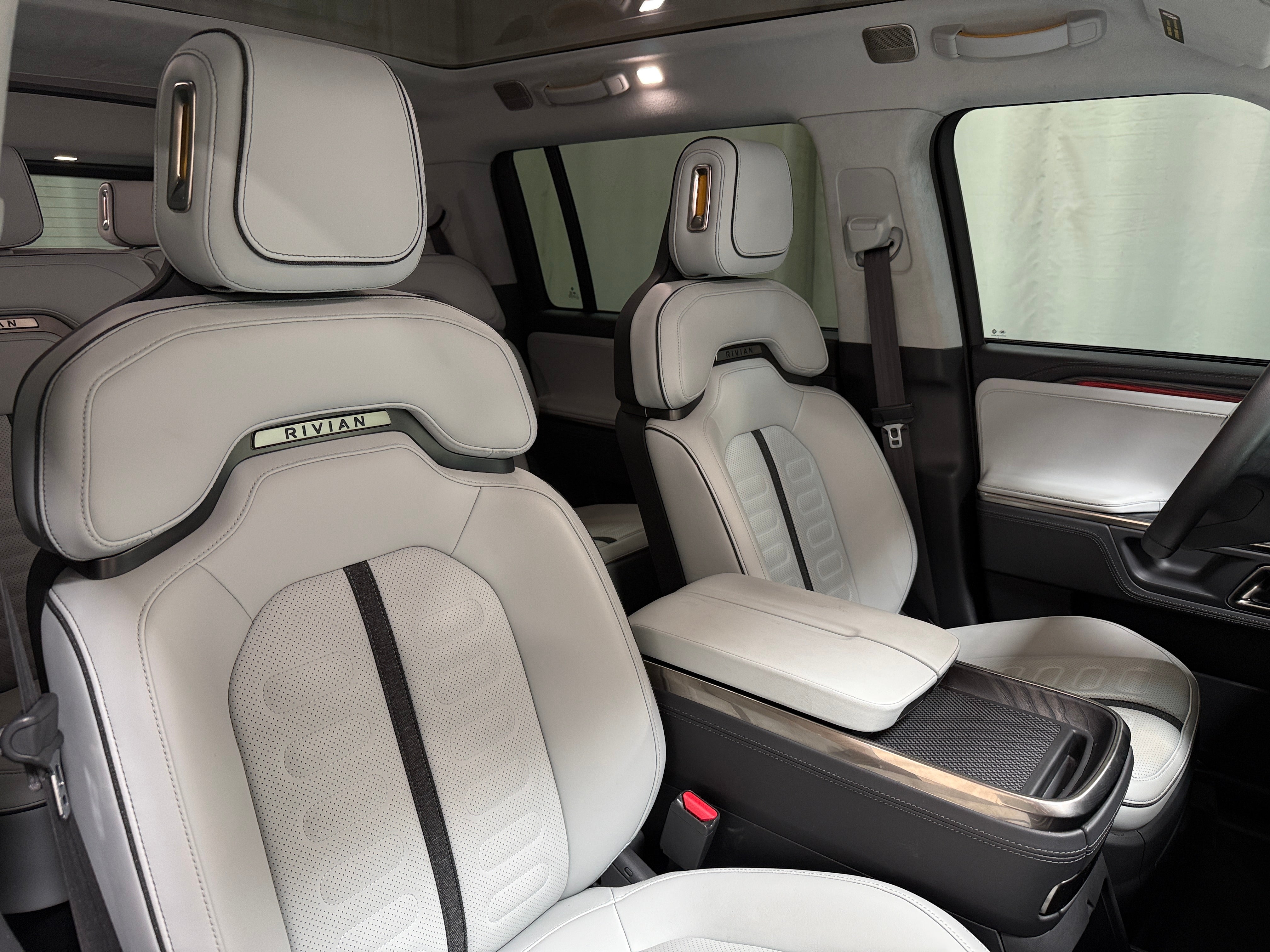 rivian r1s 2023 7PDSGABLXPN007156 image rivian r1s 2023 7PDSGABLXPN007156 image