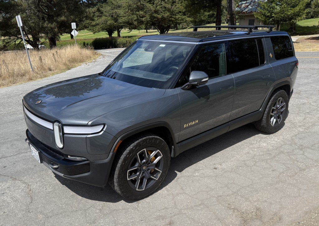 rivian r1s 2023 7PDSGABL3PN003885 image rivian r1s 2023 7PDSGABL3PN003885 image