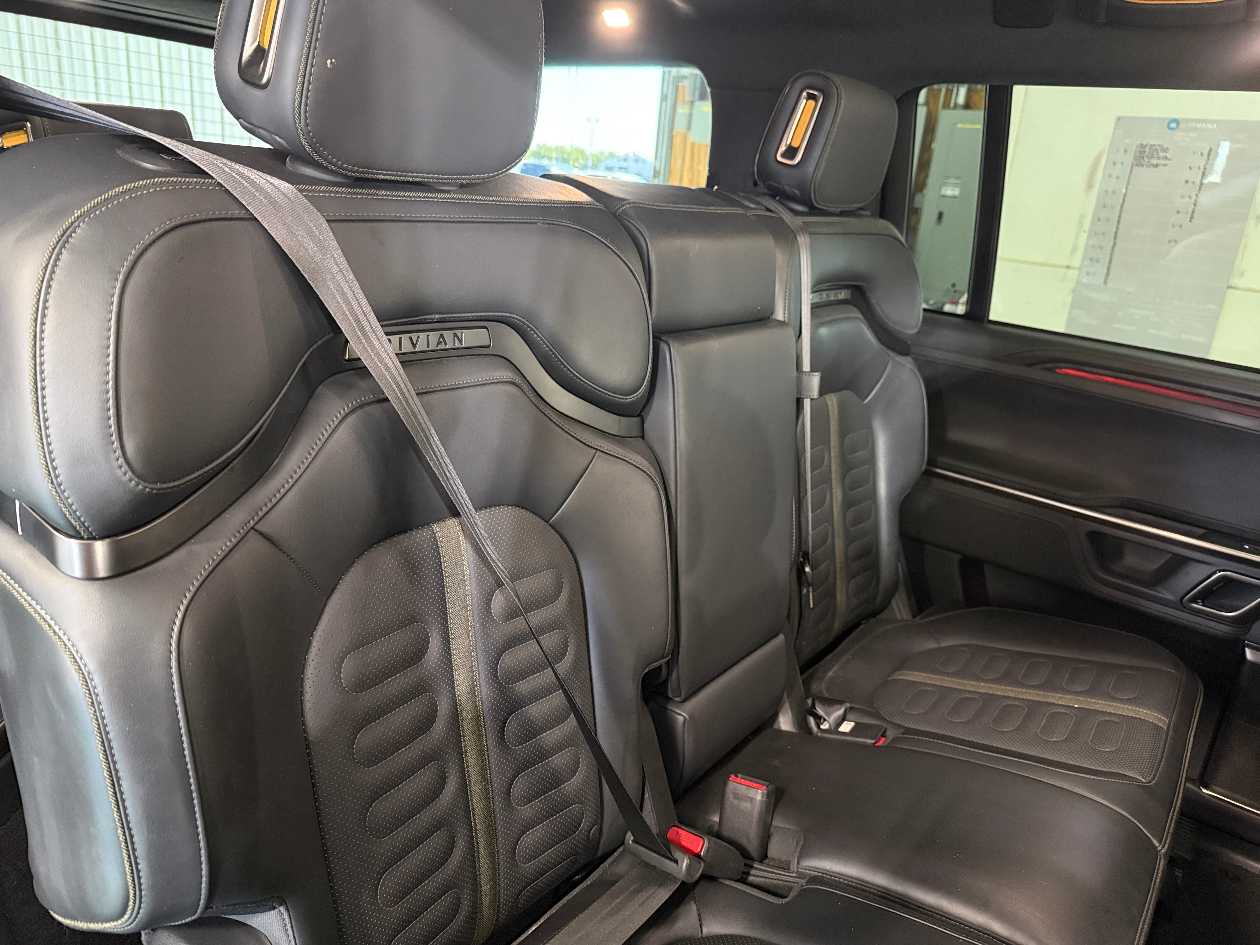 rivian r1s 2024 7PDSGBBA3RN040085 image rivian r1s 2024 7PDSGBBA3RN040085 image