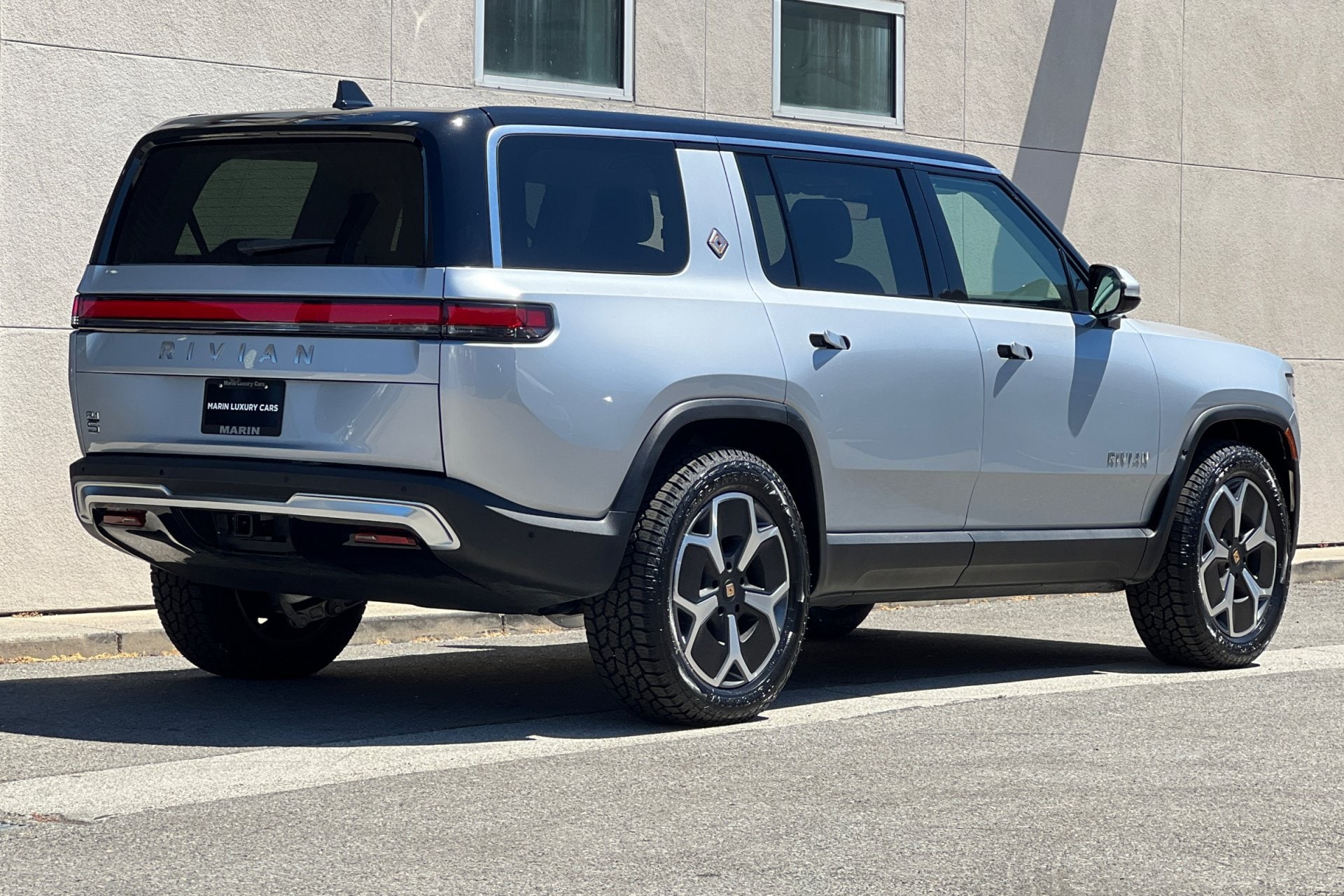 rivian r1s 2024 7PDSGBBA4RN034716 image rivian r1s 2024 7PDSGBBA4RN034716 image