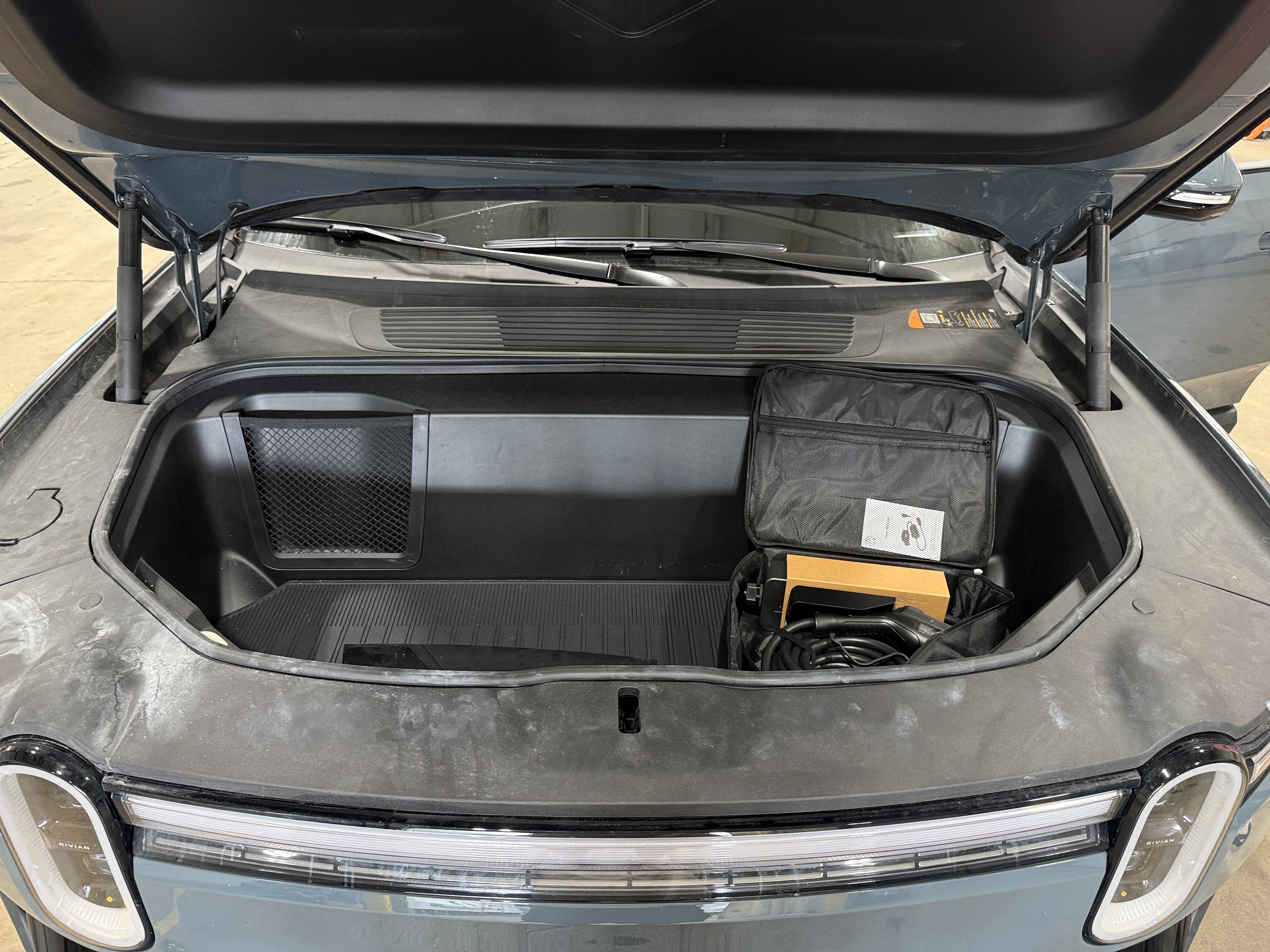 rivian r1s 2025 7PDSGCBP0SN064148 image rivian r1s 2025 7PDSGCBP0SN064148 image