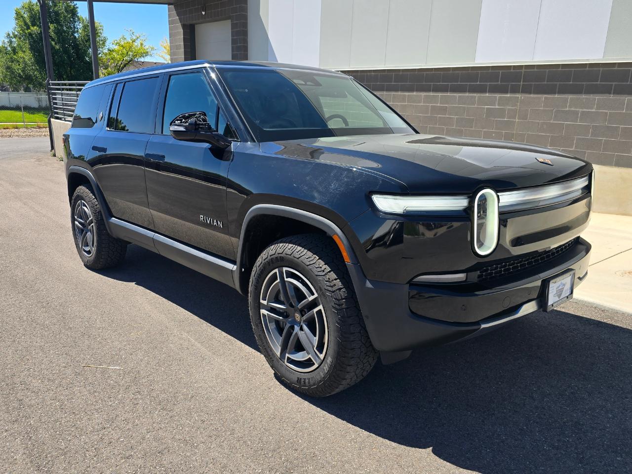 rivian r1s 2025 7PDSGBBAXSN046844 image rivian r1s 2025 7PDSGBBAXSN046844 image