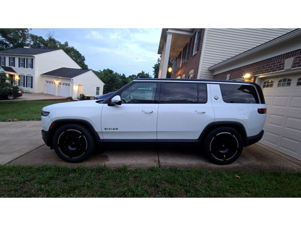 rivian r1s 2025 7PDSGBBA9SN052523 image rivian r1s 2025 7PDSGBBA9SN052523 image