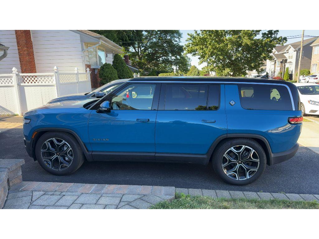 rivian r1s 2025 7PDSGBBA9SN073971 image rivian r1s 2025 7PDSGBBA9SN073971 image