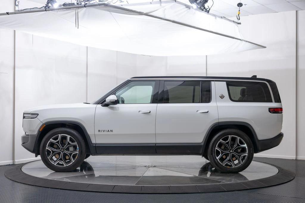 rivian r1s 2025 7PDSGBBA9SN047774 image rivian r1s 2025 7PDSGBBA9SN047774 image