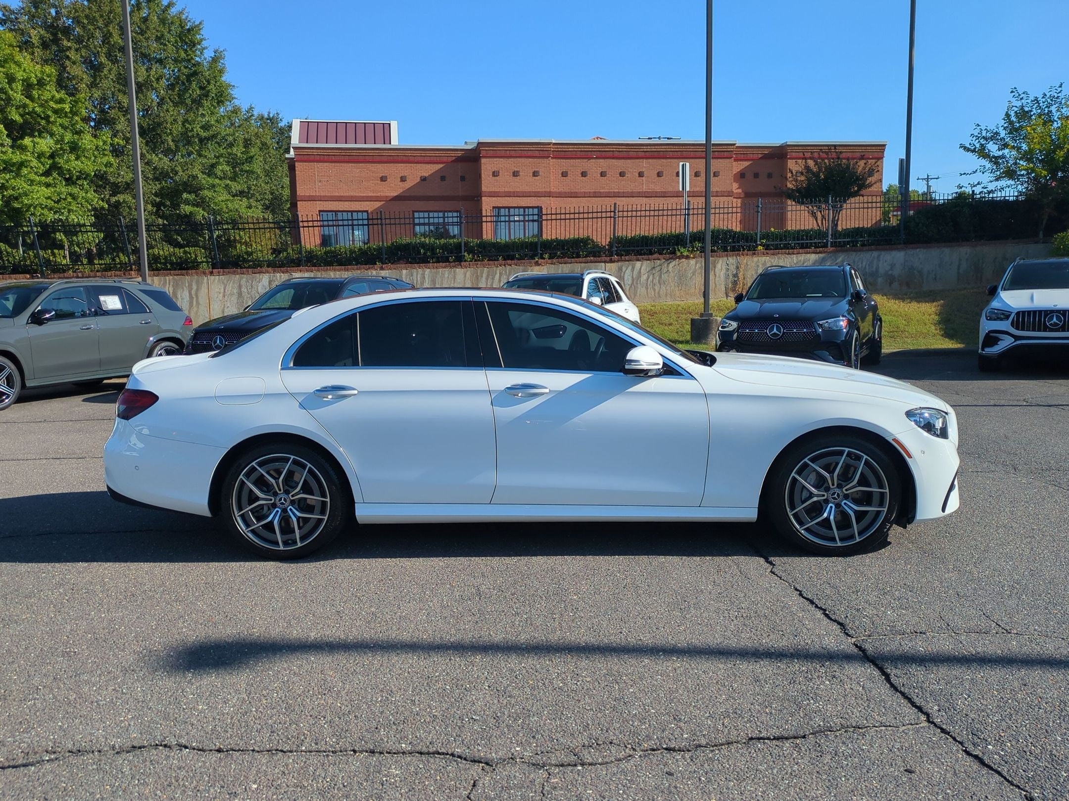 mercedes-benz e-class 2022 W1KZF5KBXNB049760 image mercedes-benz e-class 2022 W1KZF5KBXNB049760 image