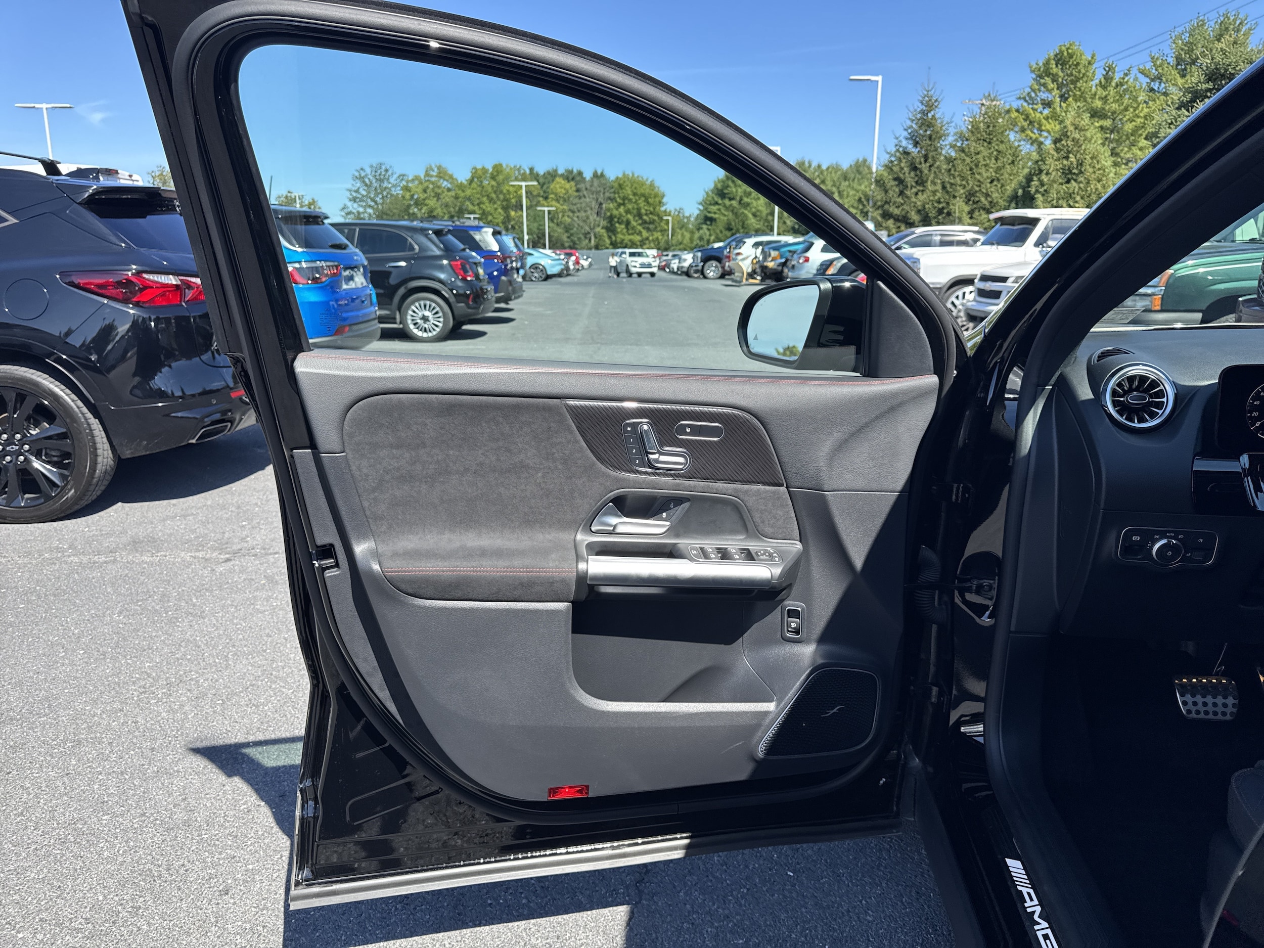 mercedes-benz gla 2025 W1N4N5BB0SJ704896 image mercedes-benz gla 2025 W1N4N5BB0SJ704896 image