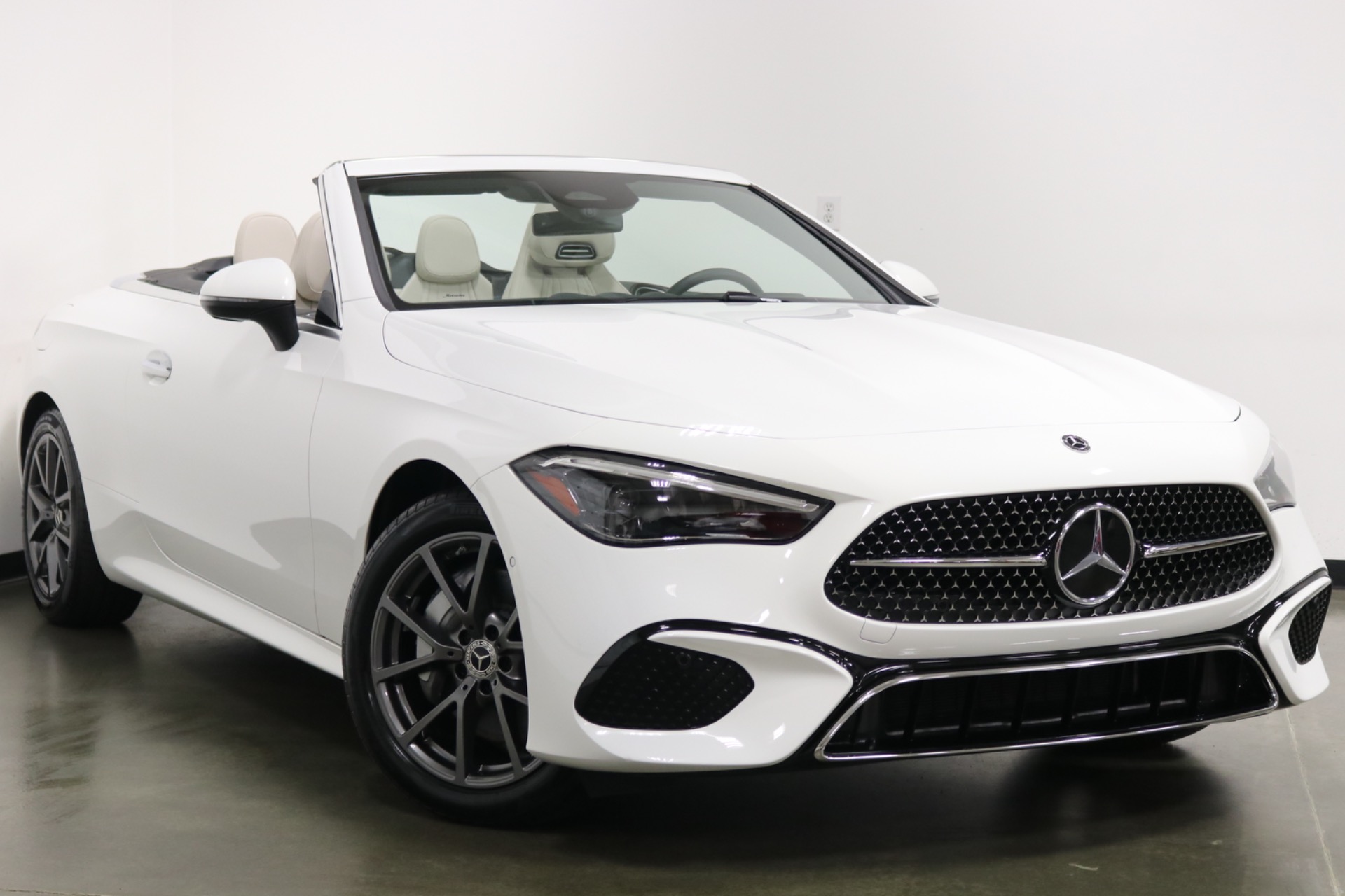 mercedes-benz cle 2025 W1KMK4HB1SF054406 image