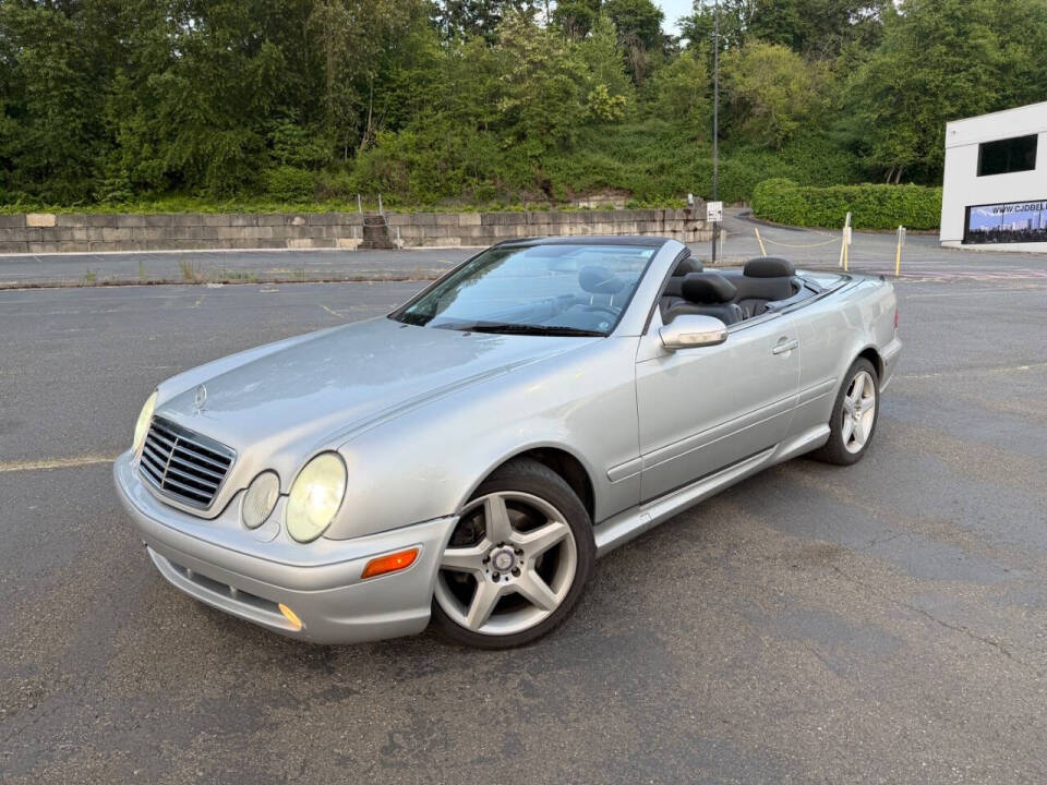 mercedes-benz clk 2000 WDBLK70G1YT028217 image mercedes-benz clk 2000 WDBLK70G1YT028217 image