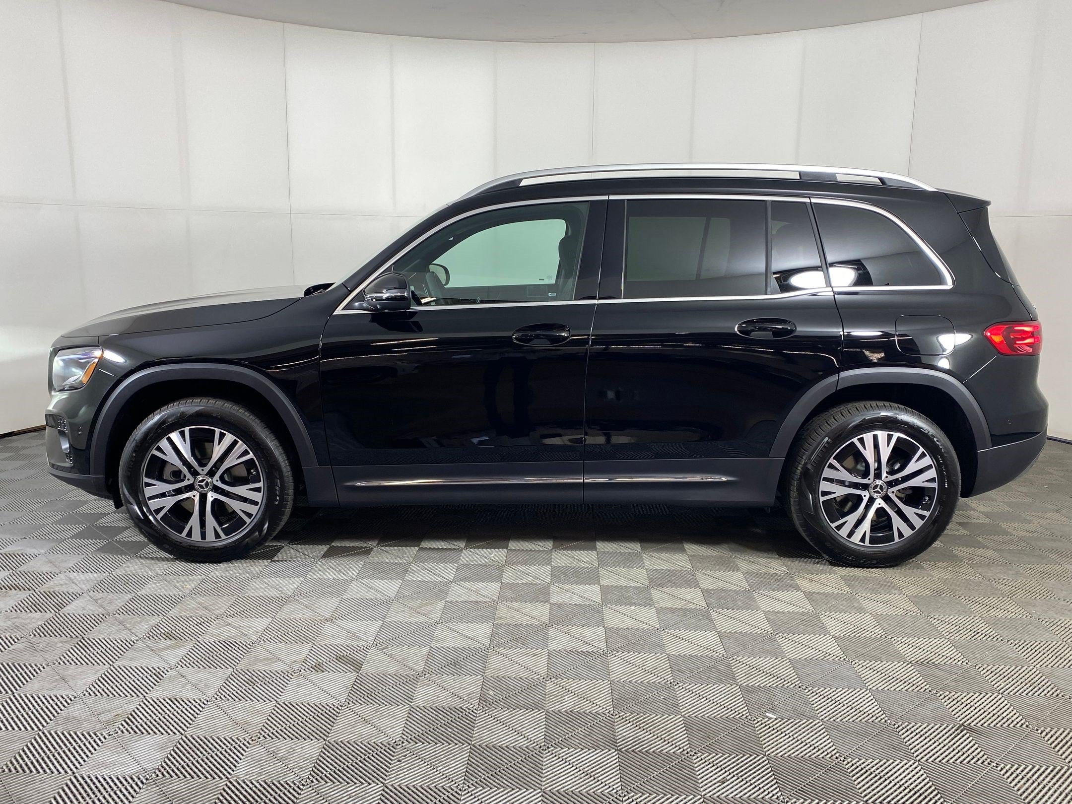 mercedes-benz glb 2026 W1N4M4HB4TW472618 image mercedes-benz glb 2026 W1N4M4HB4TW472618 image