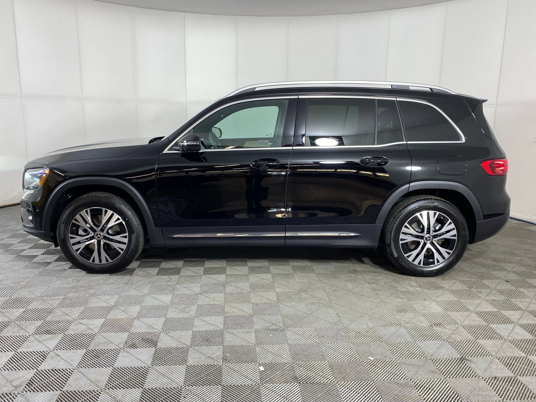 mercedes-benz glb 2026 W1N4M4HB8TW464215 image mercedes-benz glb 2026 W1N4M4HB8TW464215 image