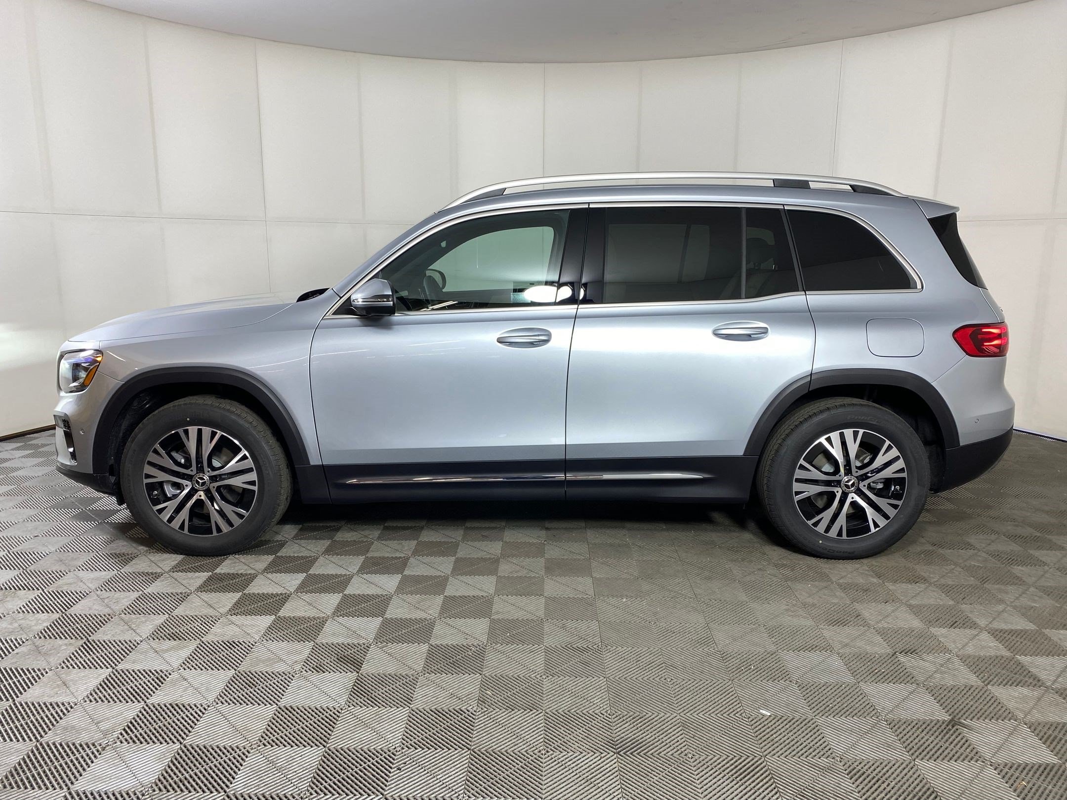 mercedes-benz glb 2026 W1N4M4HB2TW471810 image mercedes-benz glb 2026 W1N4M4HB2TW471810 image