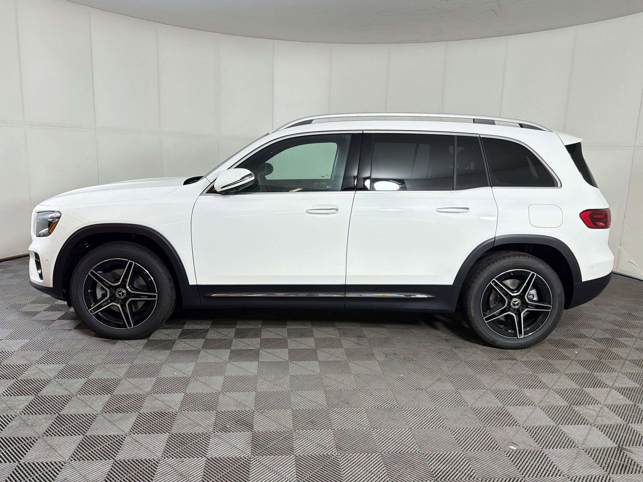mercedes-benz glb 2026 W1N4M4HB8TW483217 image mercedes-benz glb 2026 W1N4M4HB8TW483217 image