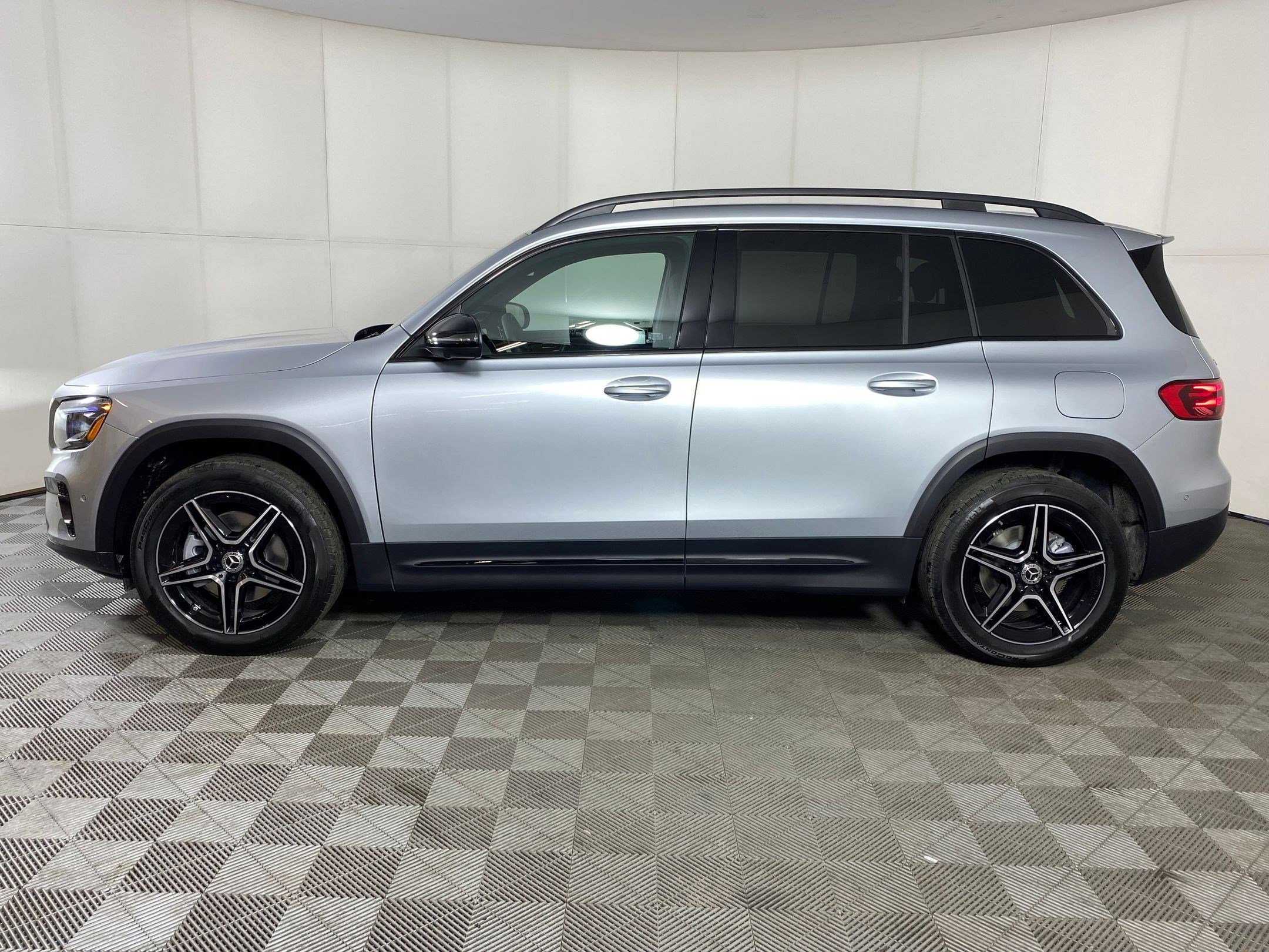 mercedes-benz glb 2026 W1N4M4HB1TW472933 image mercedes-benz glb 2026 W1N4M4HB1TW472933 image