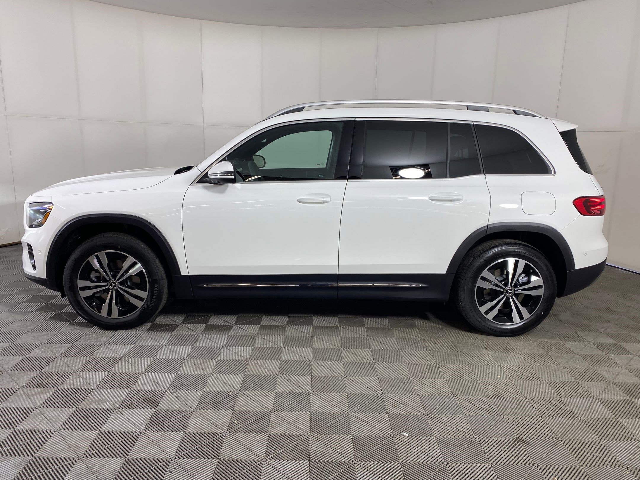 mercedes-benz glb 2026 W1N4M4HB8TW471875 image mercedes-benz glb 2026 W1N4M4HB8TW471875 image