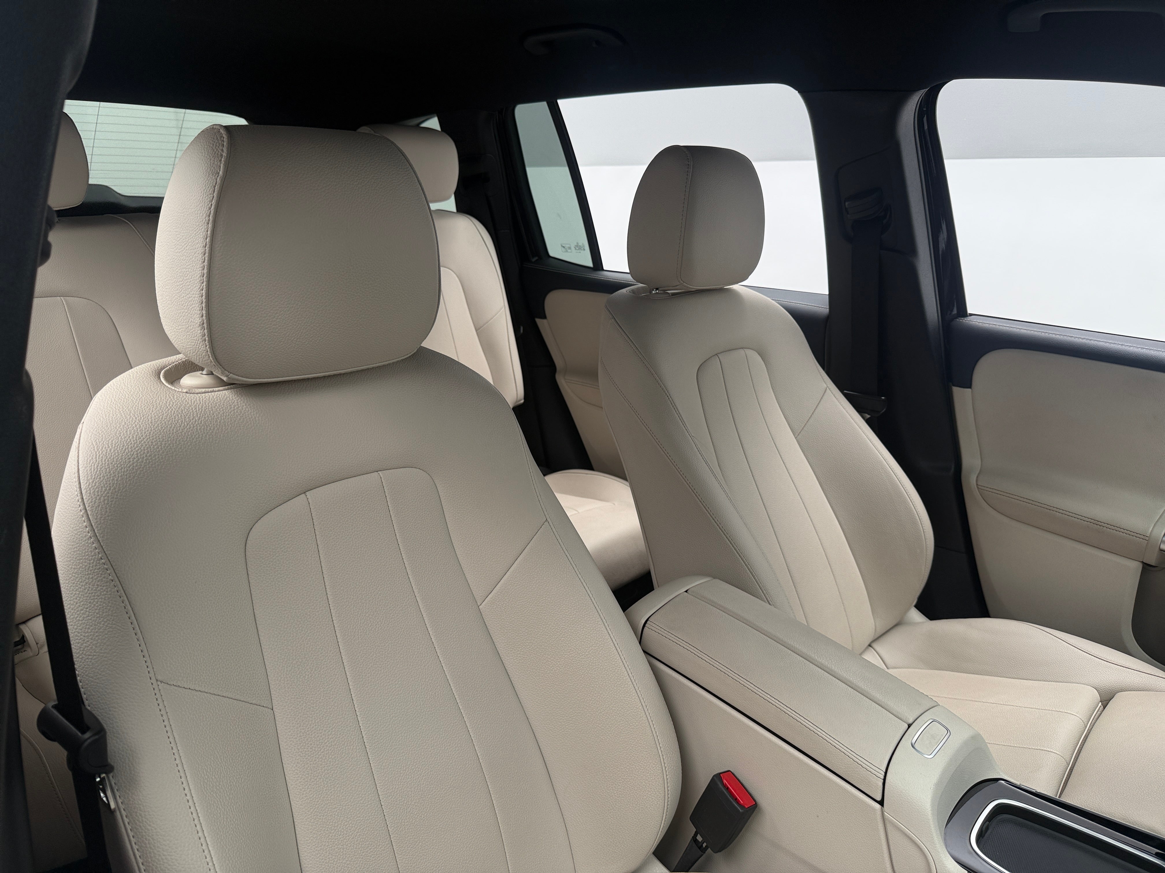 mercedes-benz glb 2025 W1N4M4GB7SW405091 image mercedes-benz glb 2025 W1N4M4GB7SW405091 image