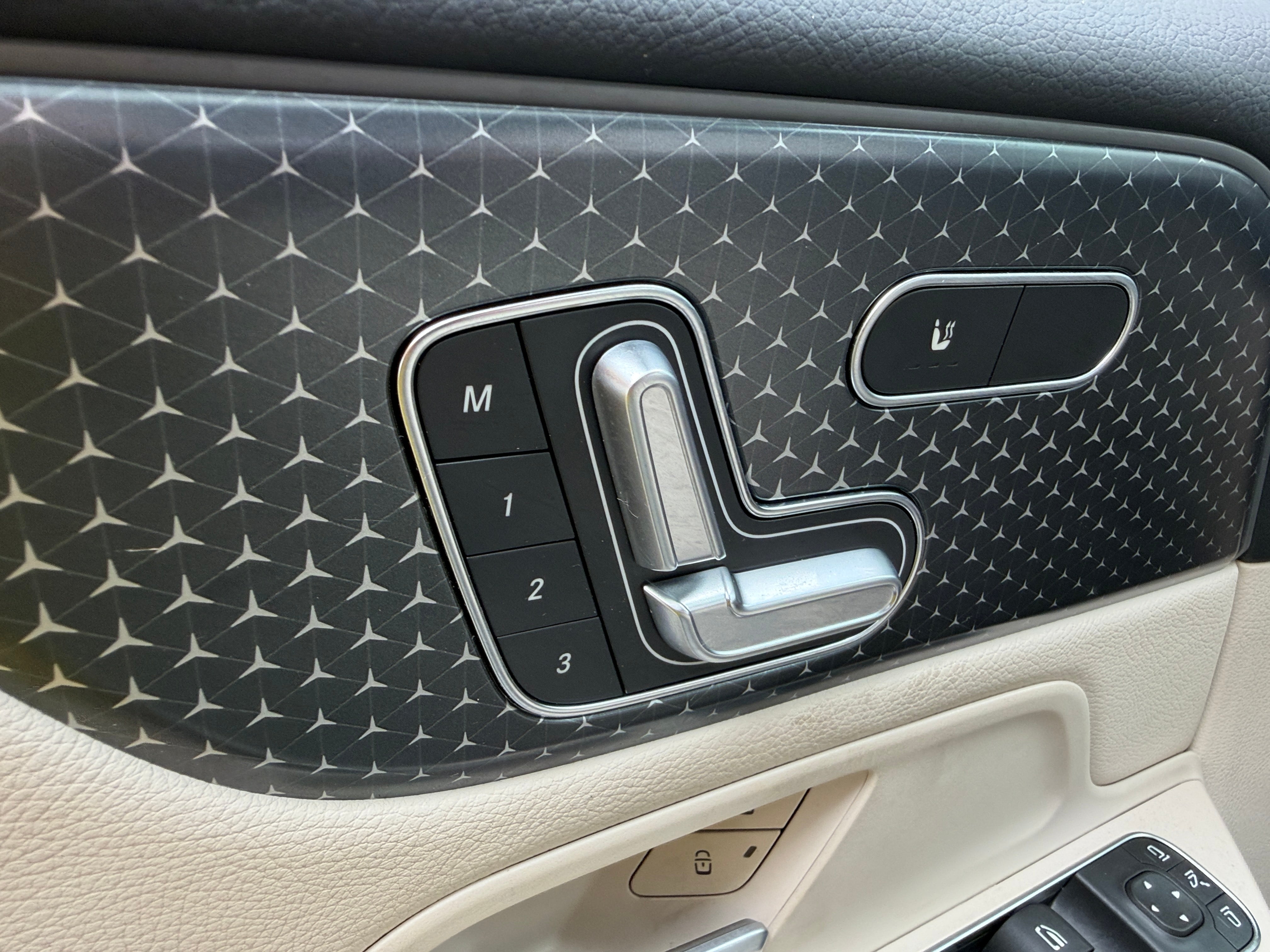 mercedes-benz glb 2025 W1N4M4HB8SW418687 image mercedes-benz glb 2025 W1N4M4HB8SW418687 image