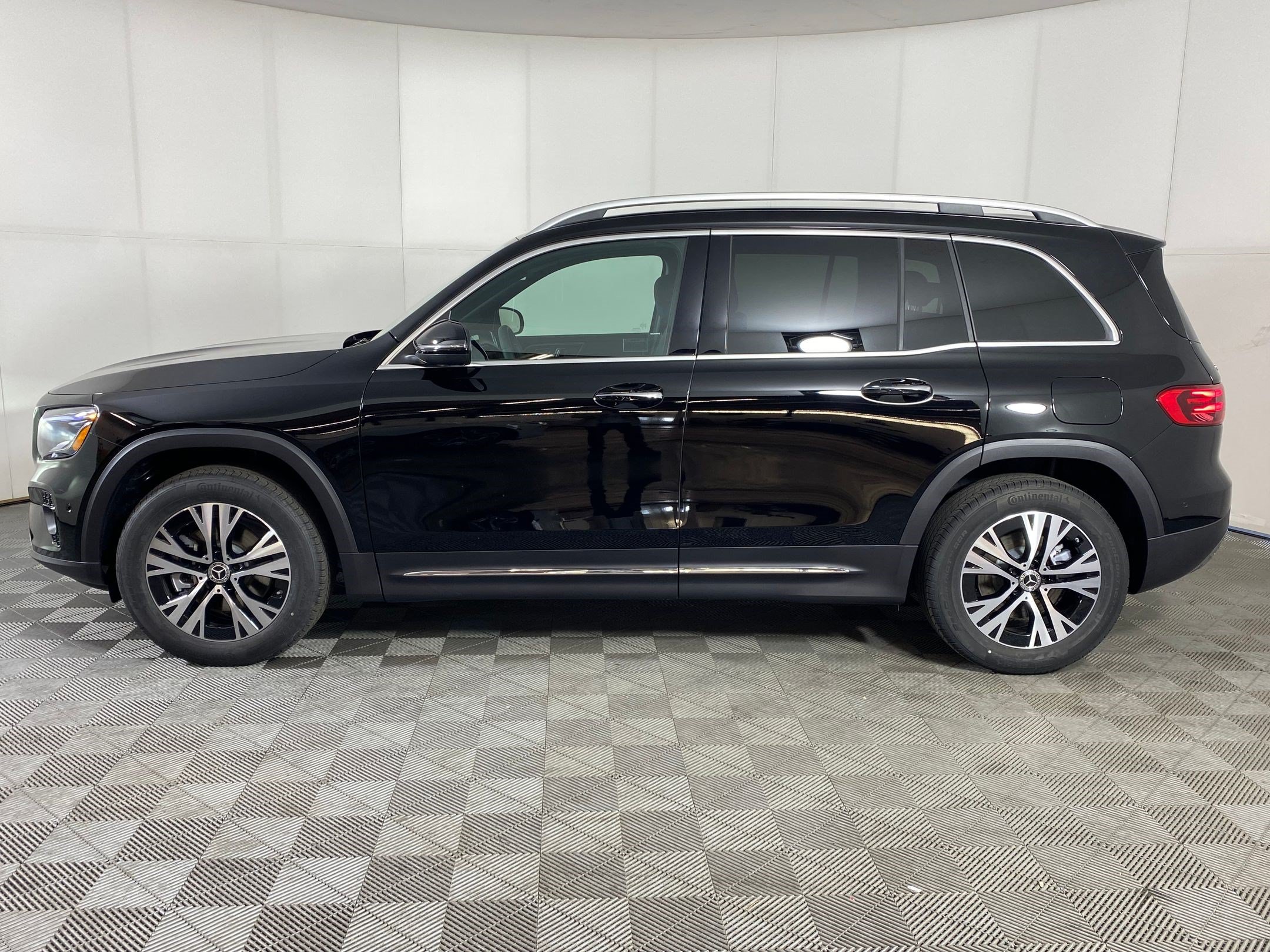 mercedes-benz glb 2025 W1N4M4HB9SW435420 image mercedes-benz glb 2025 W1N4M4HB9SW435420 image