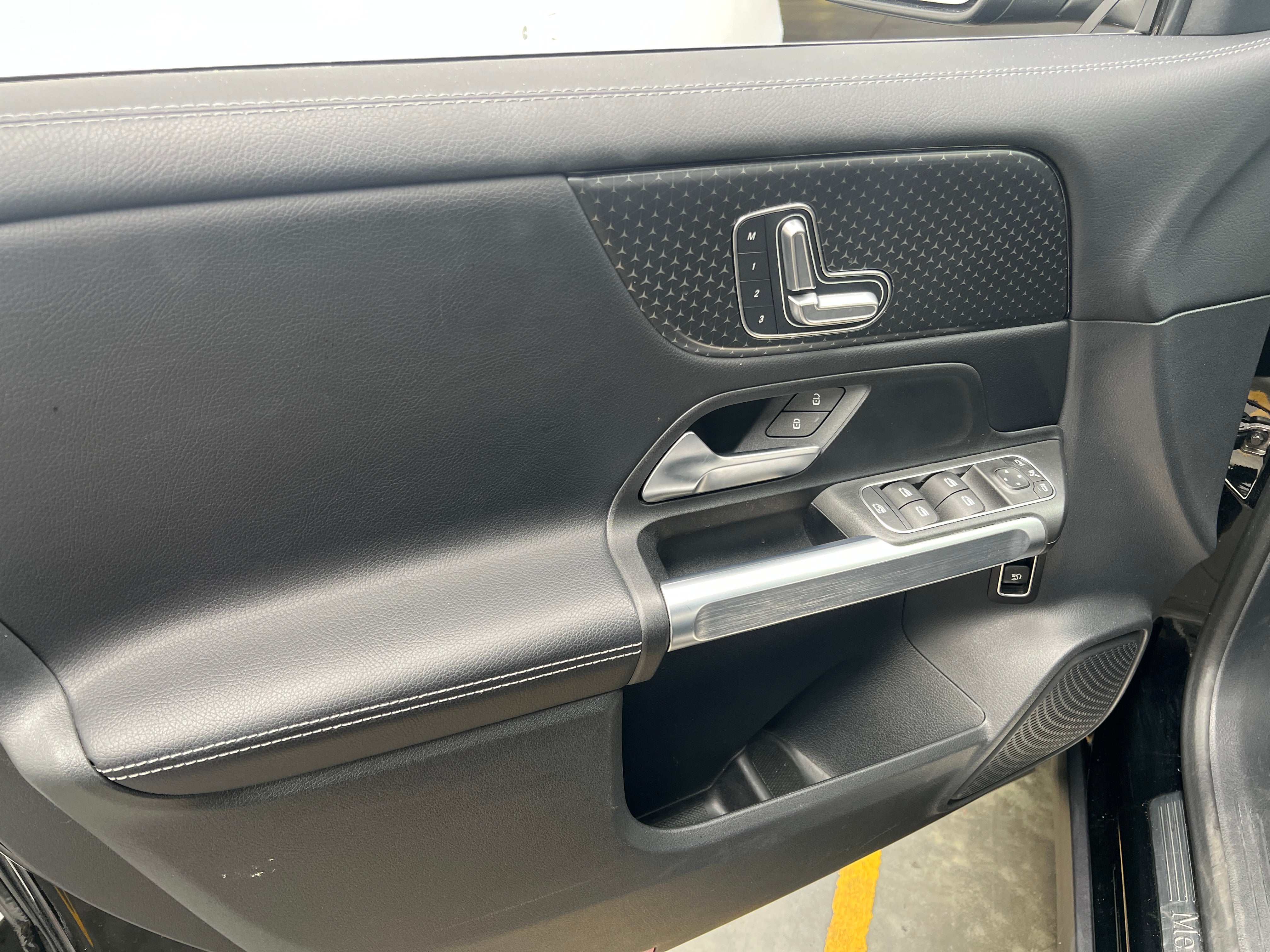 mercedes-benz glb 2025 W1N4M4GB7SW411702 image mercedes-benz glb 2025 W1N4M4GB7SW411702 image