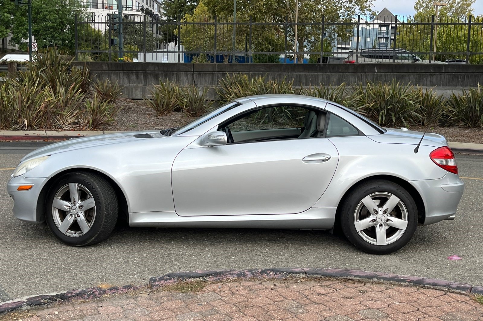 mercedes-benz slk-class 2007 WDBWK54F27F141352 image mercedes-benz slk-class 2007 WDBWK54F27F141352 image