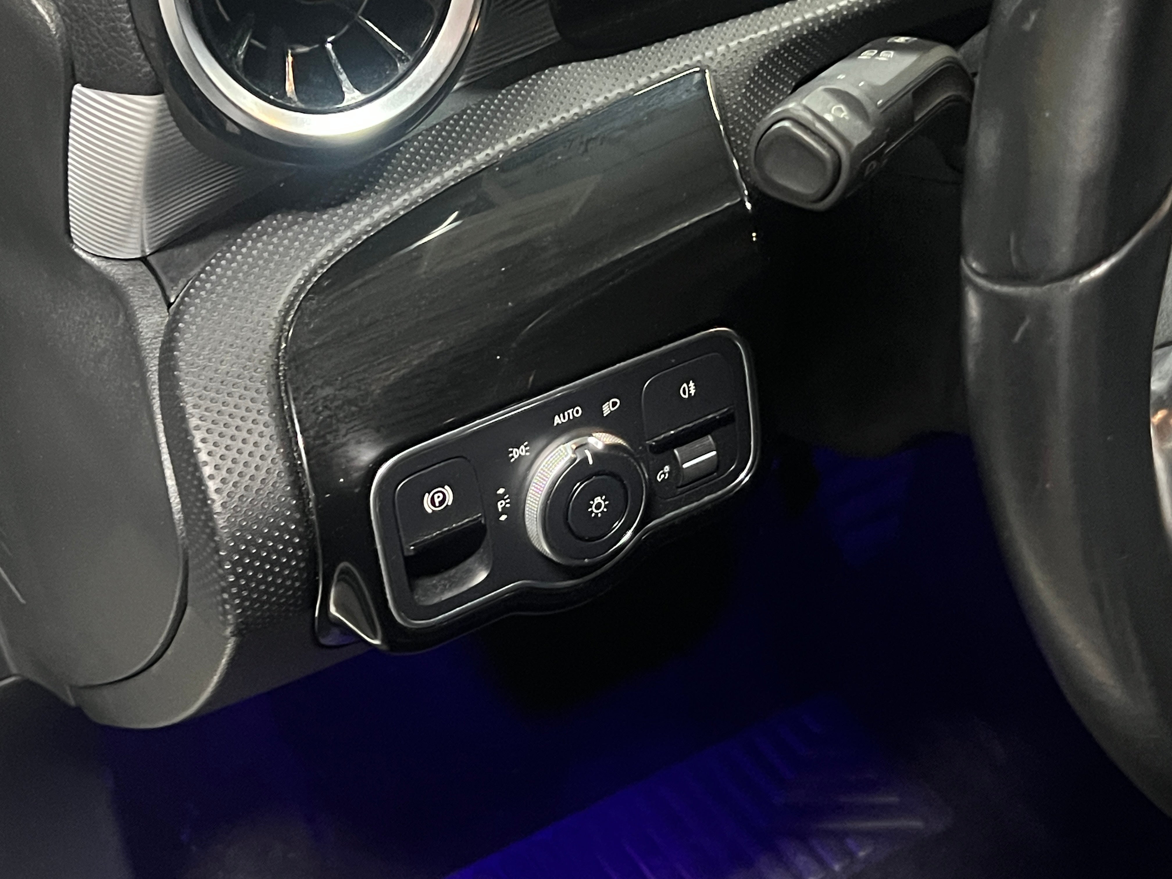 mercedes-benz cla 2020 WDD5J4HB9LN042695 image mercedes-benz cla 2020 WDD5J4HB9LN042695 image