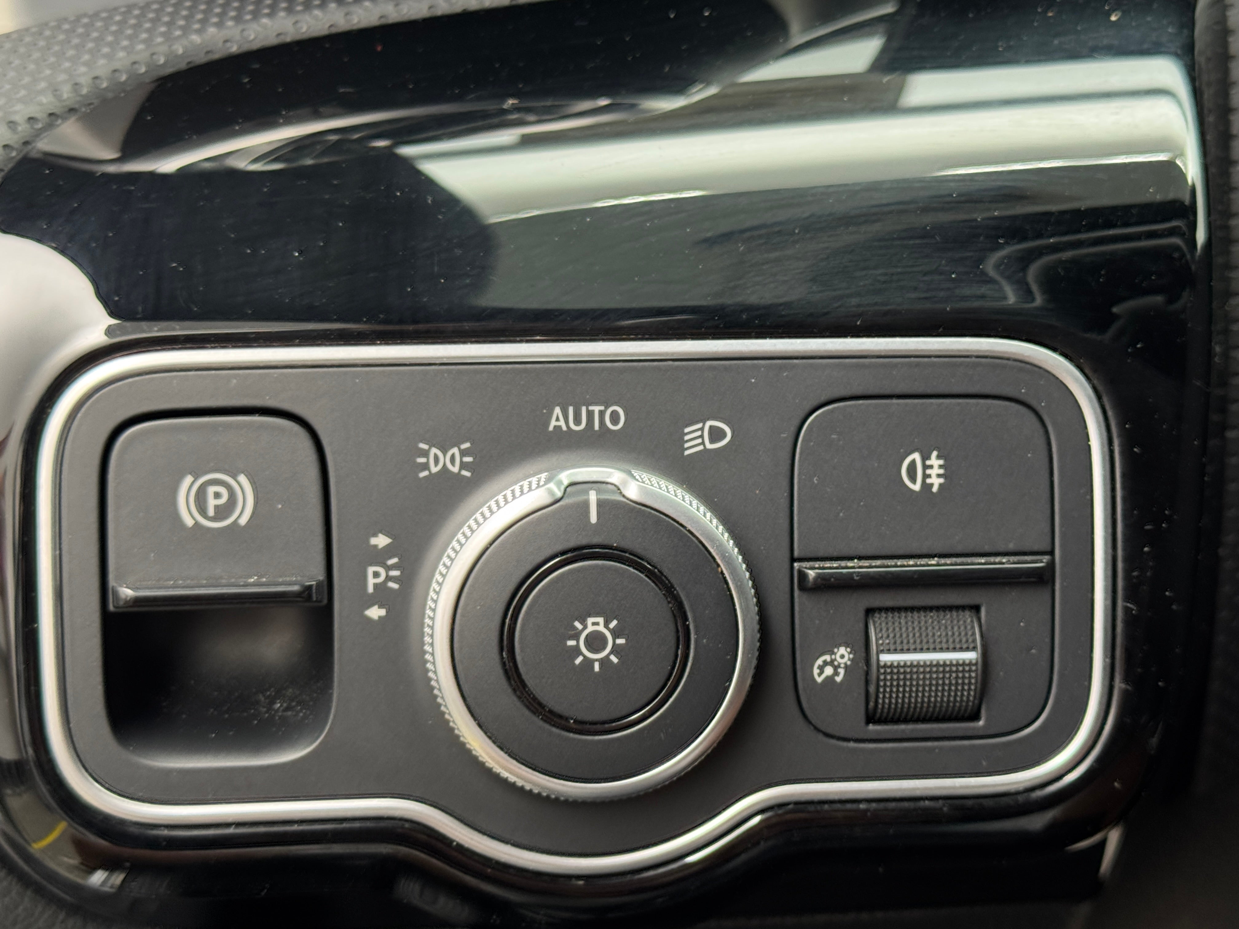 mercedes-benz cla 2025 W1K5J4GB0SN527730 image mercedes-benz cla 2025 W1K5J4GB0SN527730 image