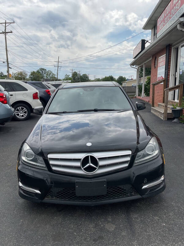mercedes-benz c-class 2012 WDDGF8BB0CF913830 image mercedes-benz c-class 2012 WDDGF8BB0CF913830 image