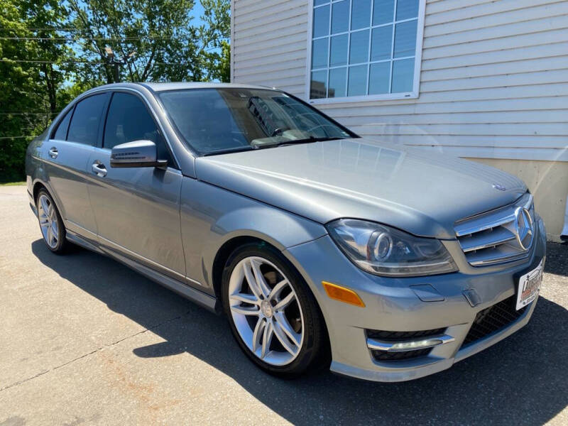 mercedes-benz c-class 2012 WDDGF8BBXCR223758 image mercedes-benz c-class 2012 WDDGF8BBXCR223758 image