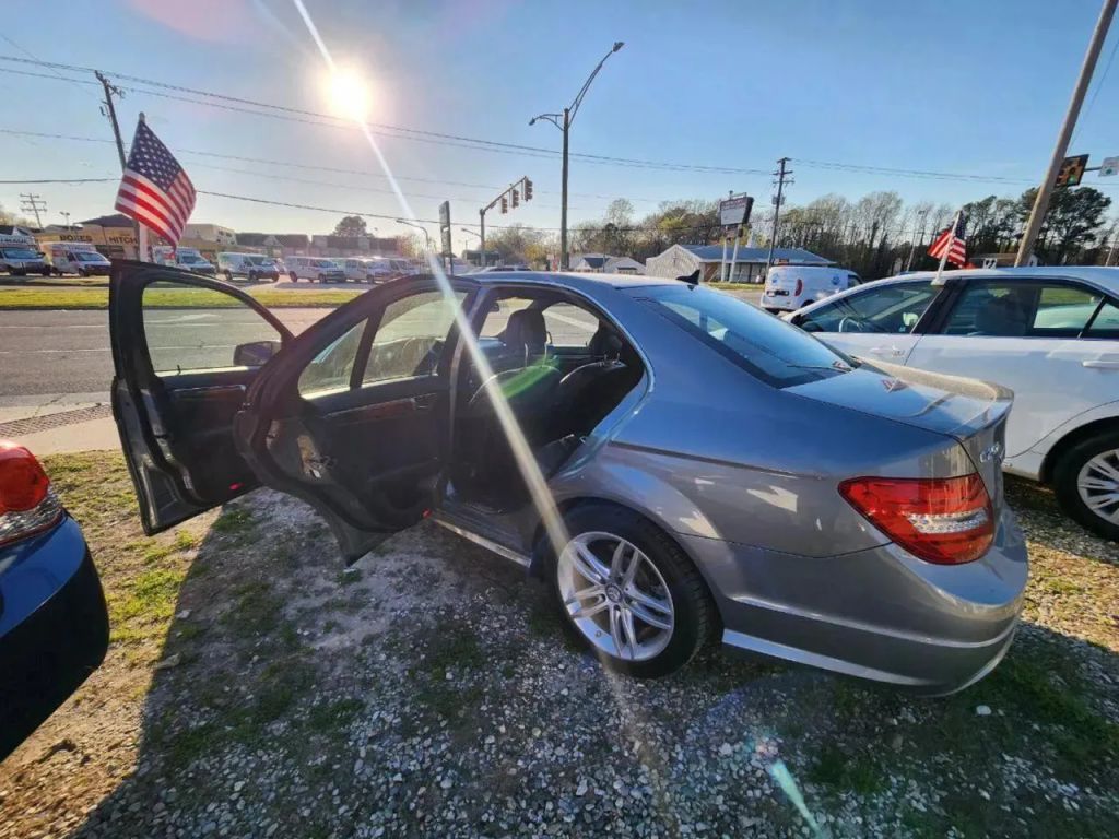 mercedes-benz c-class 2012 WDDGF4HB7CR204732 image mercedes-benz c-class 2012 WDDGF4HB7CR204732 image