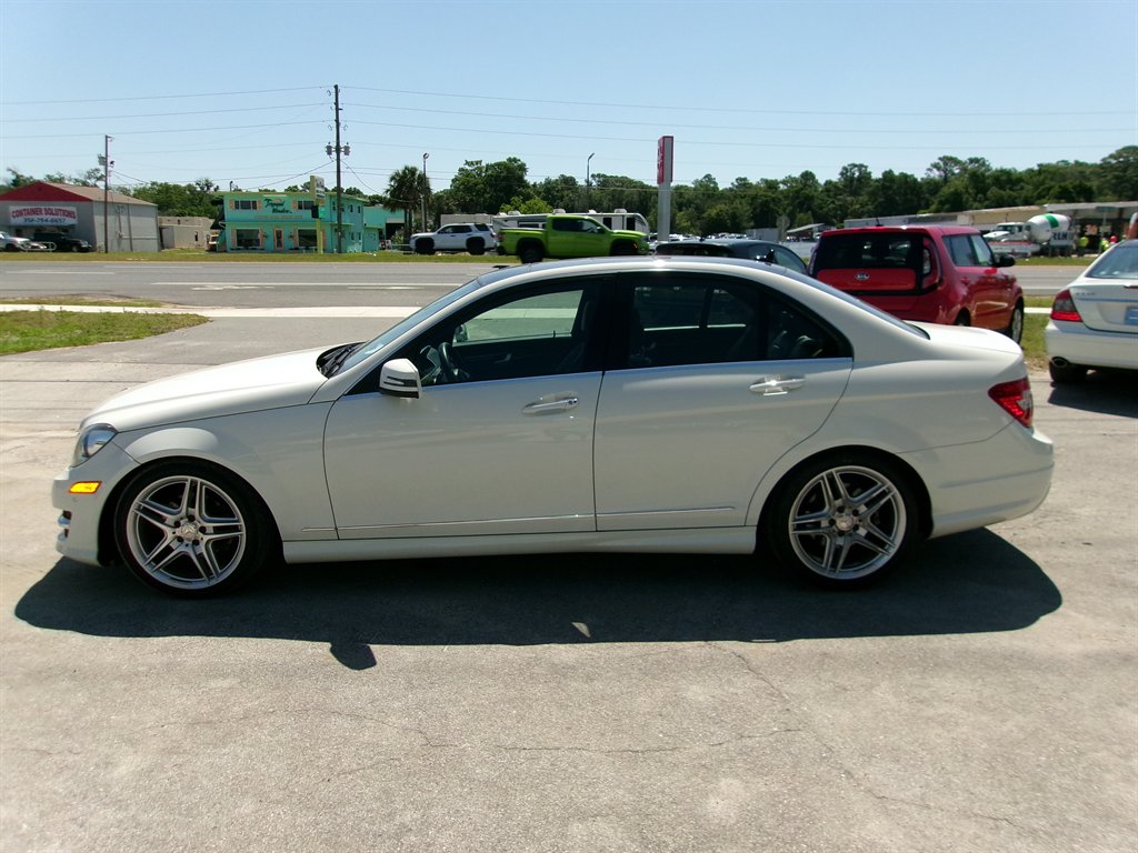 mercedes-benz c-class 2012 WDDGF8BBXCA622488 image mercedes-benz c-class 2012 WDDGF8BBXCA622488 image